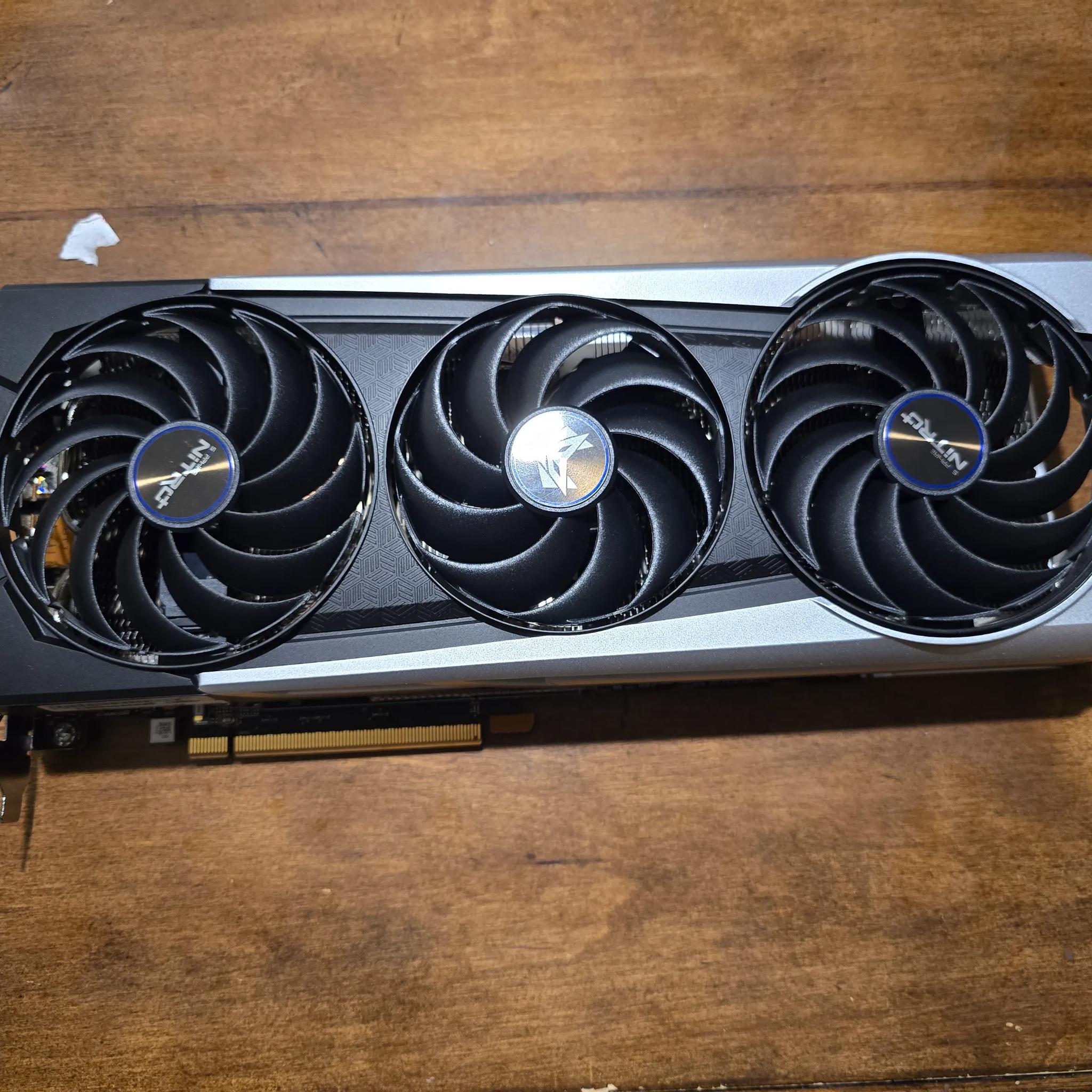 NITRO+ AMD Radeon™ RX 6700 XT