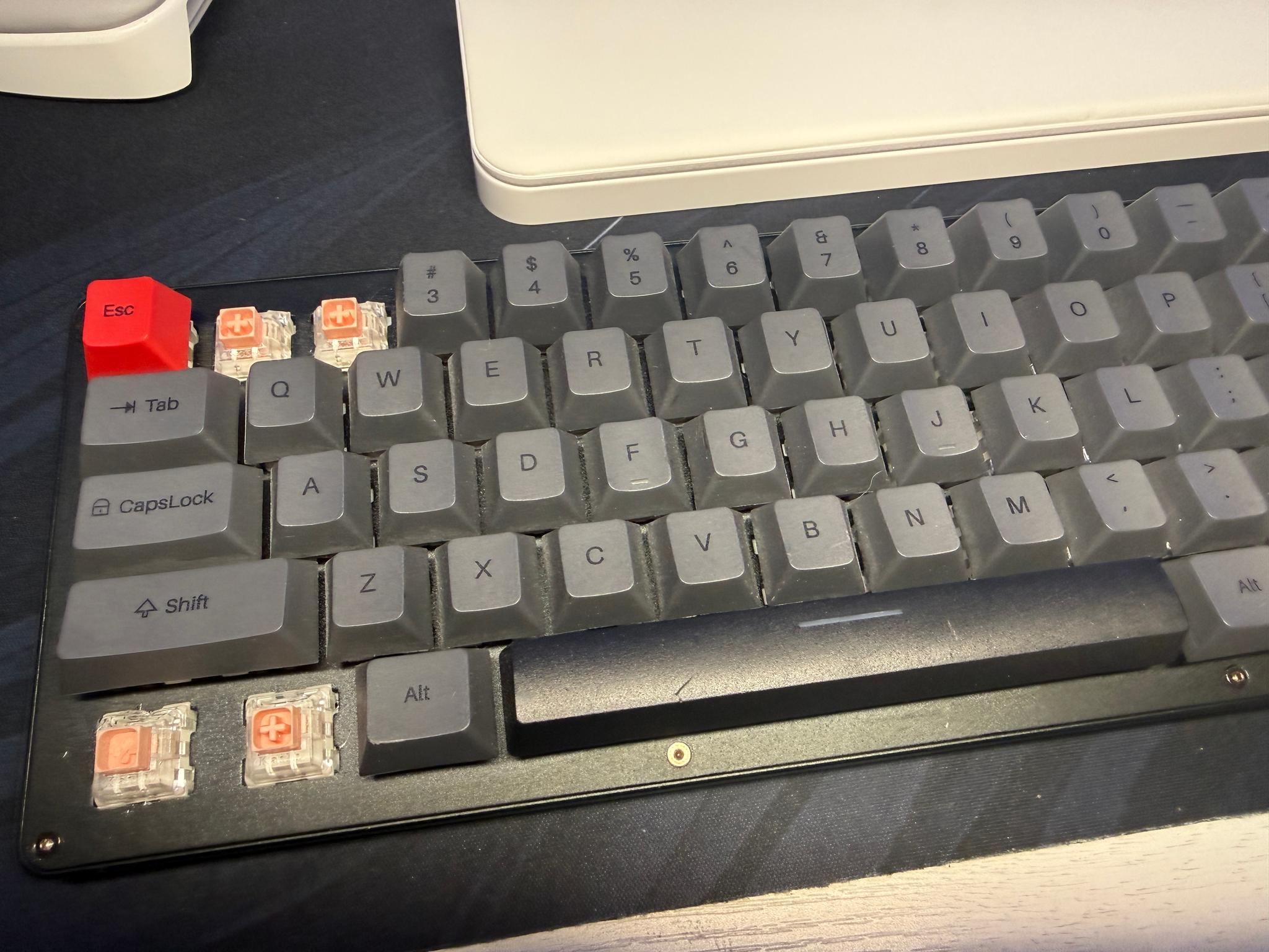 White fox Vera Keyboard . * Fully Functional.