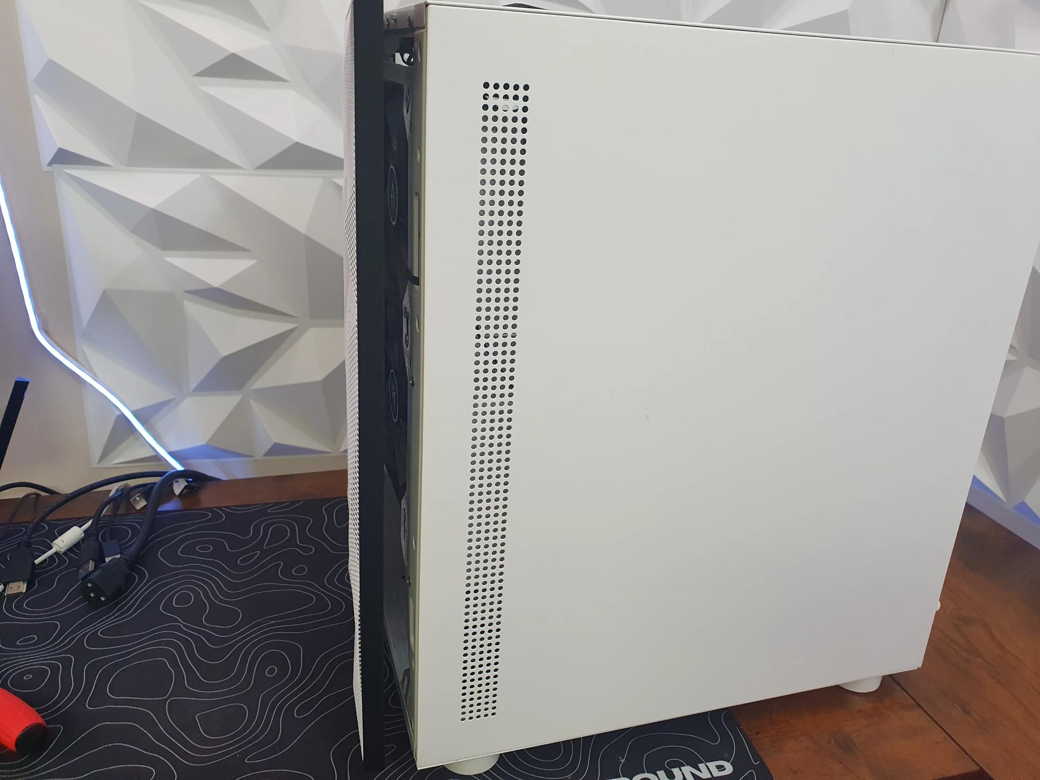White Micro ATX PC Case (**Lose Front panel**)