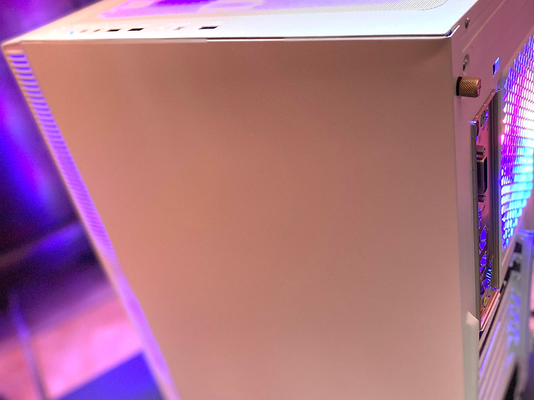 (White) Gaming PC| Ryzen 5 5600|RTX 3070 8GB| 32GB DDR4 3200MHz CL16|1TB M.2 NVMe SSD|Windows 11 Pro