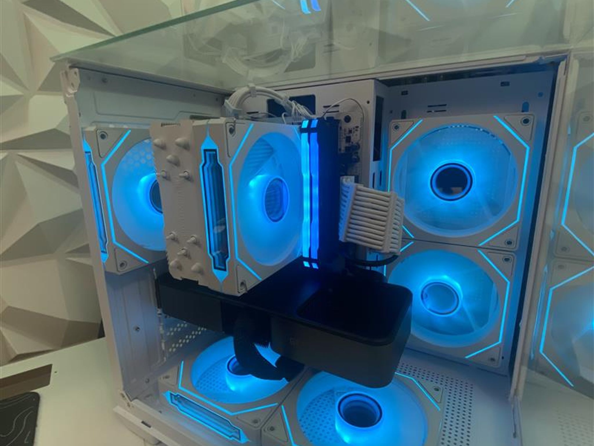 White RGB Gaming PC | Ryzen 7 5800X | RTX 3070 8GB | 32GB RGB RAM | 1TB M.2 SSD | WI-FI