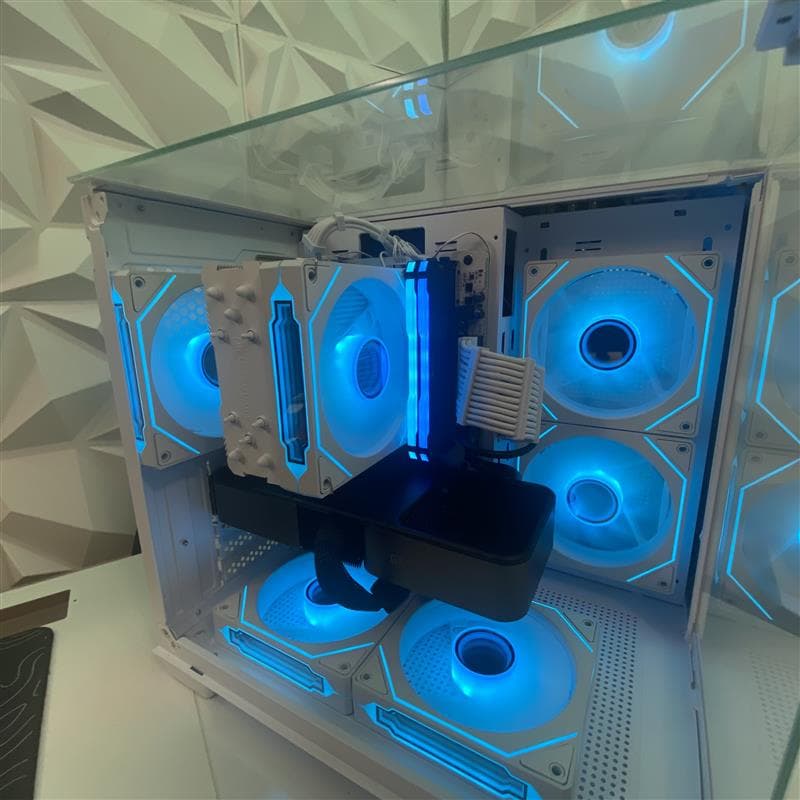 White RGB Gaming PC | Ryzen 7 5800X | RTX 3070 8GB | 32GB RGB RAM | 1TB M.2 SSD | WI-FI