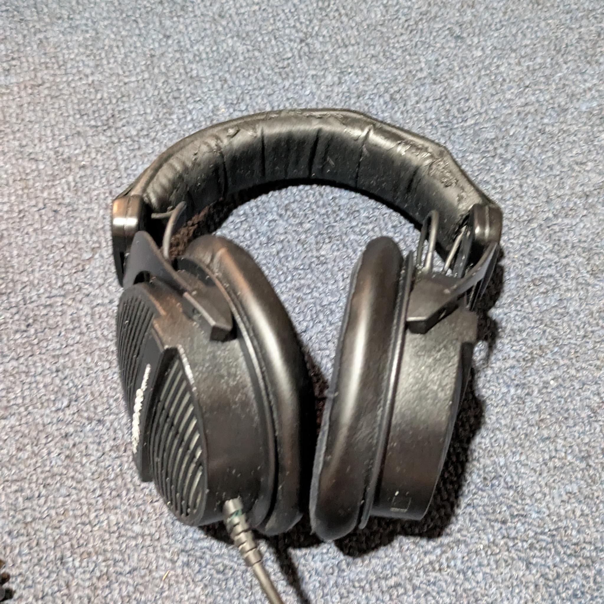 DT 990 Pro 250 Ohm Headphones