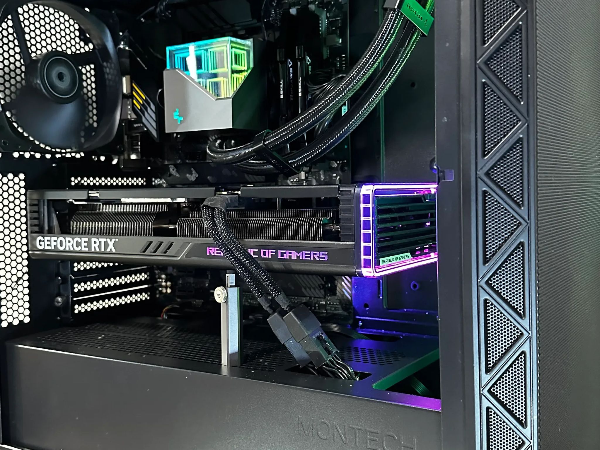 AMD Ryzen 7 5800X3D ~ASUS 4070 ROG STRIX GAMING~RGB