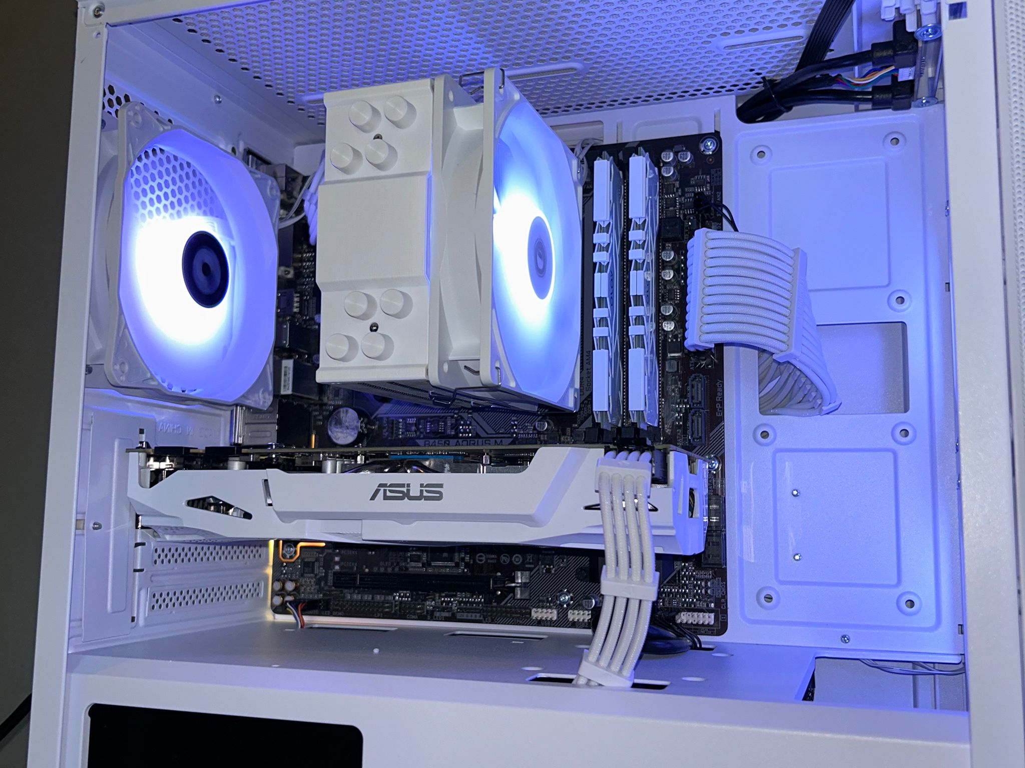 Custom White Gaming PC | GTX 1070 8Gb + Ryzen 5 2600