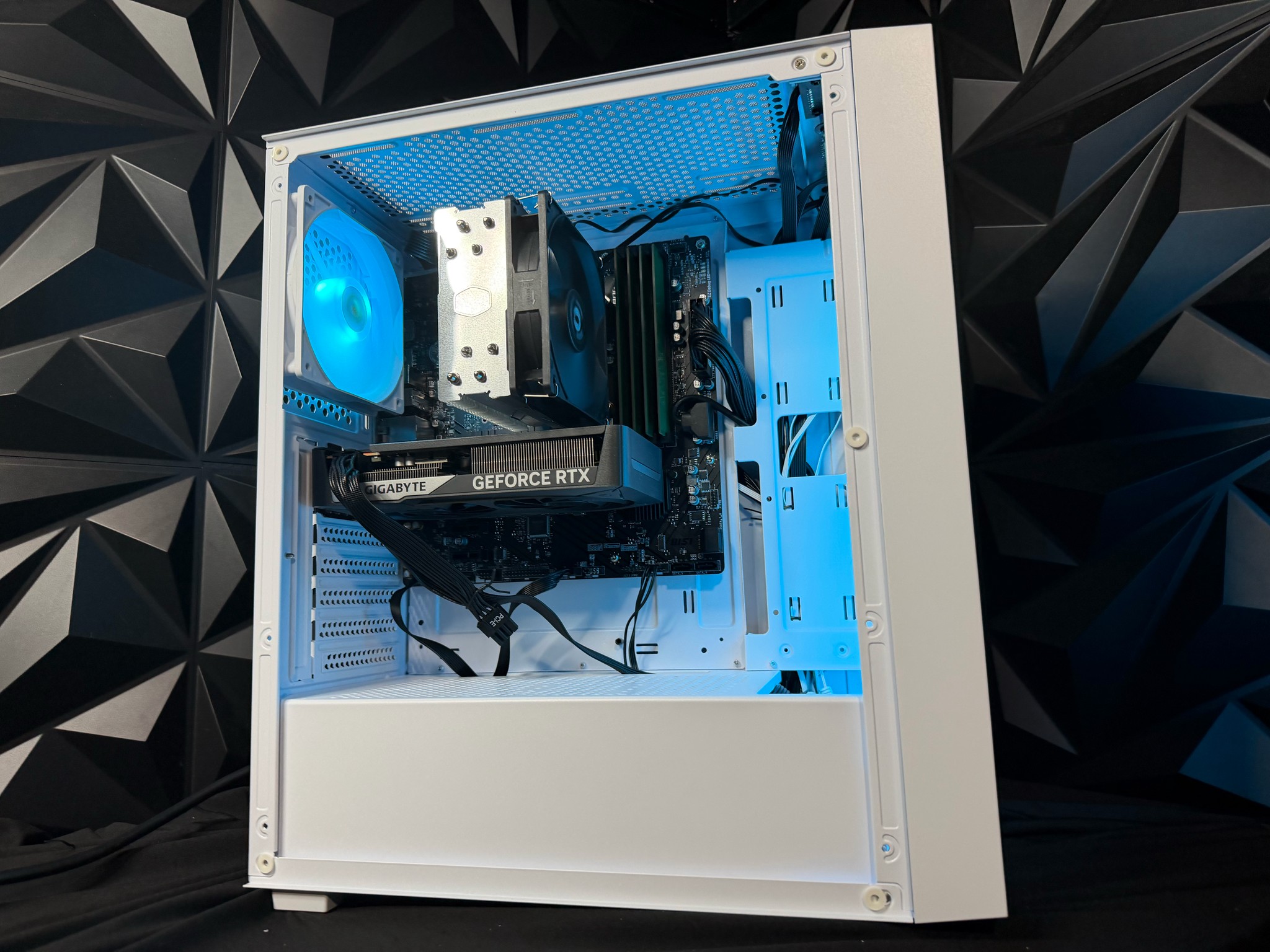 🚗🔥 THE STARTER CARTER 🔥🚗 i5 12500T| RTX 5060| 16 GB DDR4| 750GB NVMe| 650W PSU