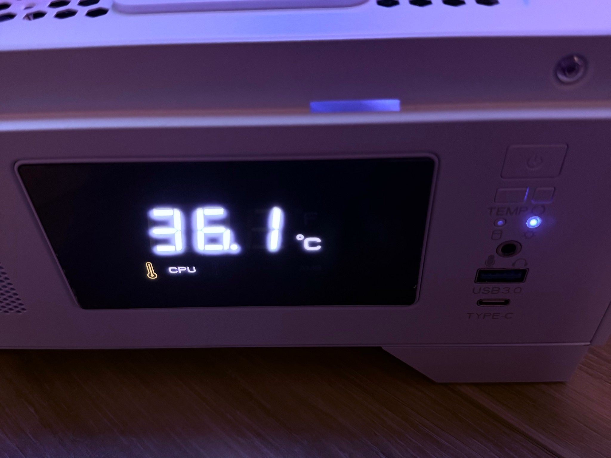 ❄️"Artic Pulse"❄️| 1440p/4k Gaming | 9070 XT 16gb| R7 7800x3D | 32GB DDR5 | 2tb SSD | WiFi