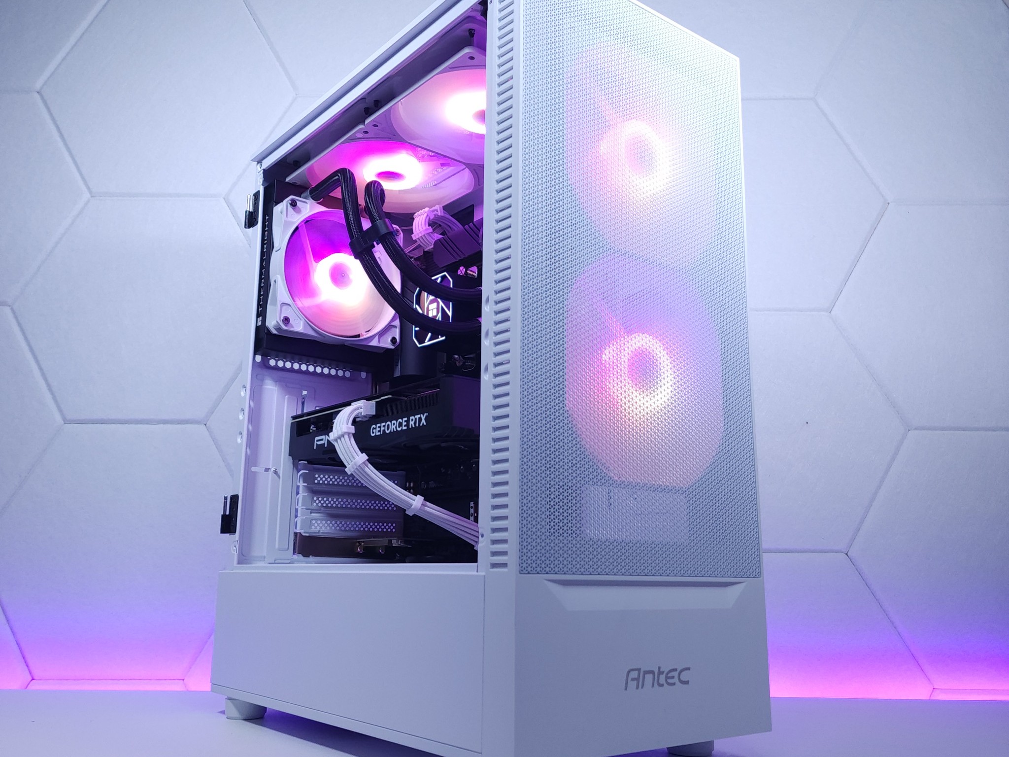 💙🤍RTX 4070 | Core i5 12600K | 32GB 3200MHz | 1TB NVMe SSD