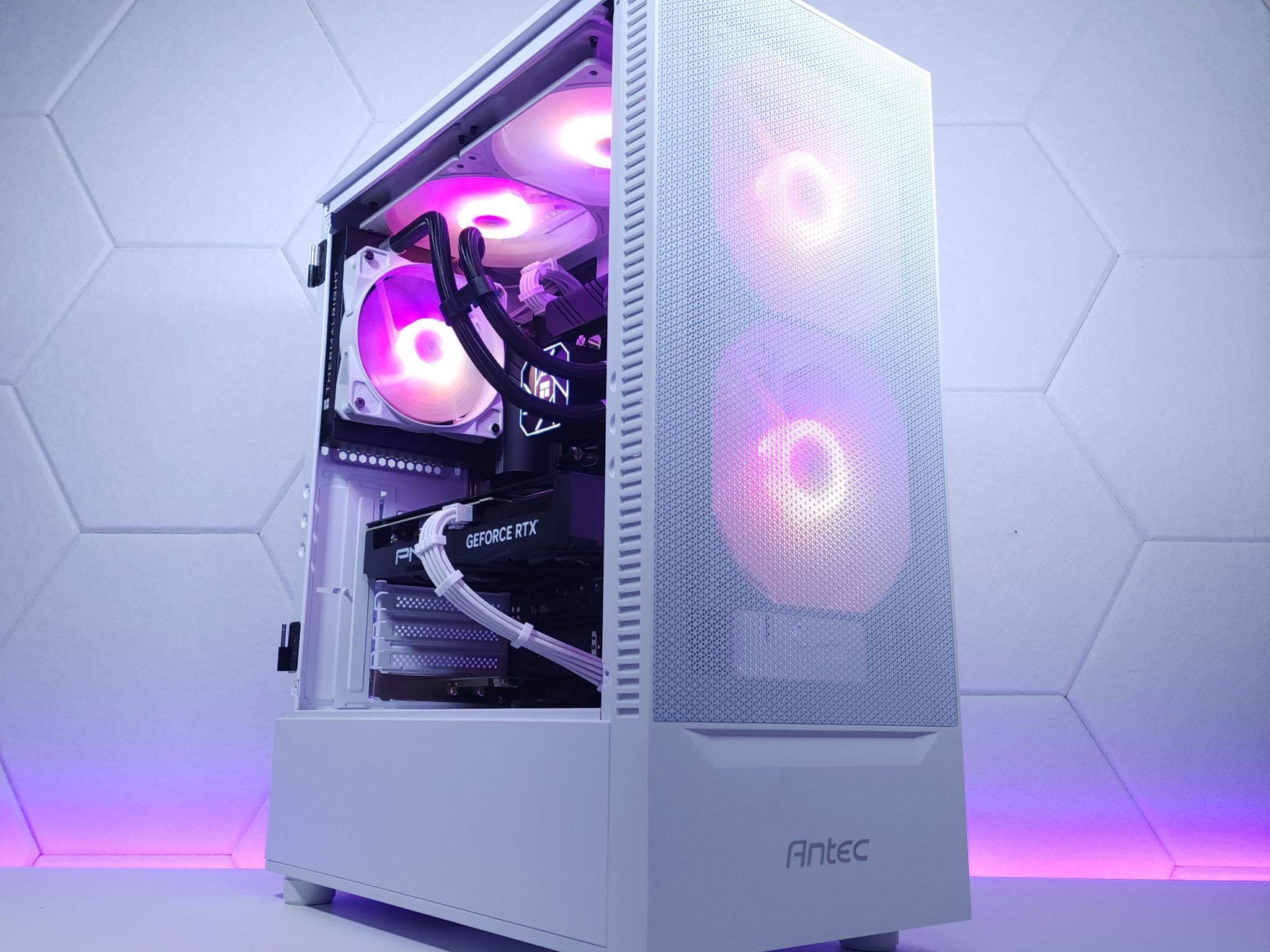 💙🤍RTX 4070 | Core i5 12600K | 32GB 3200MHz | 1TB NVMe SSD
