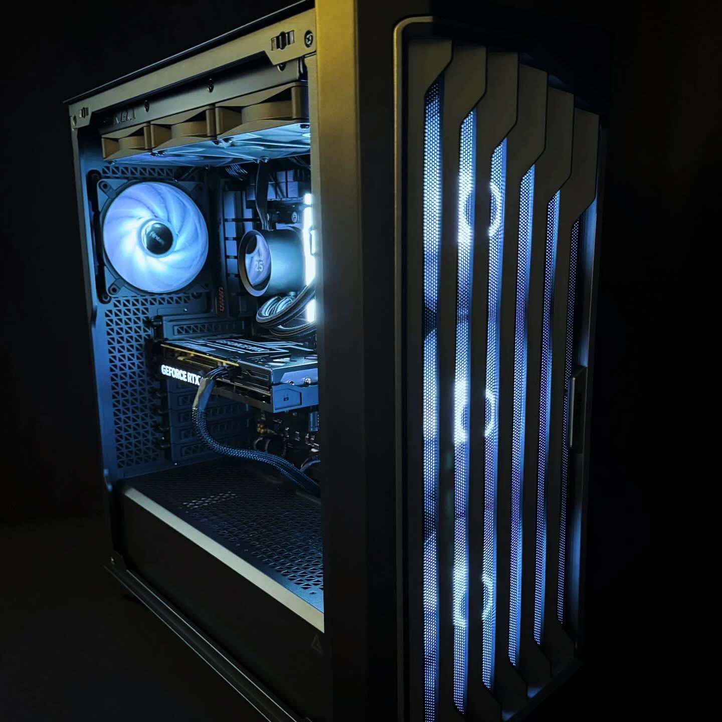 Huge Sale! Ryzen 7 7800x3D / Nvidia RTX 4070 Super Asus TUF Gaming B650-E Wifi 32GB DDR5 aRGB