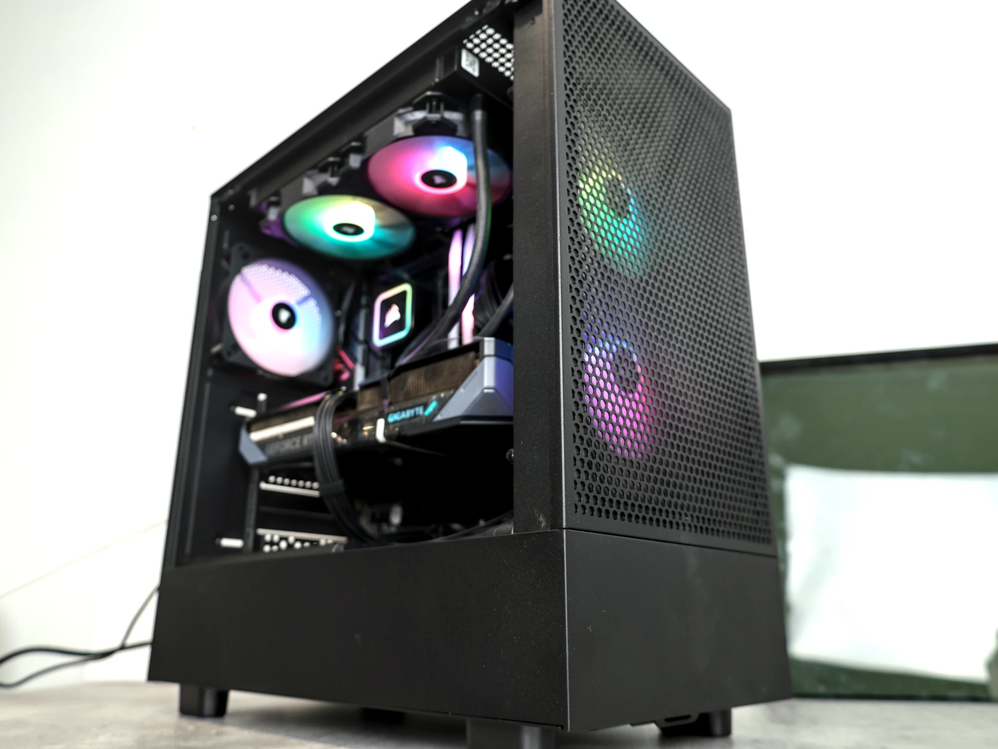7800X3D + RTX 5070 | Corsair Build | 1440p/4K Gaming Beast