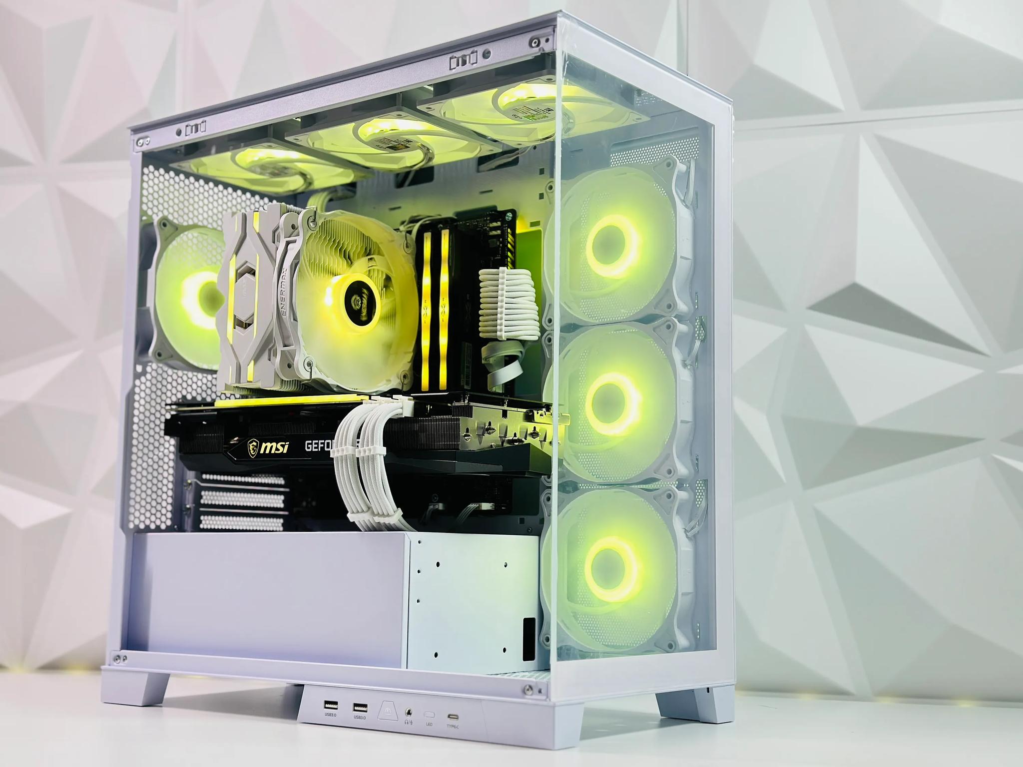 Iceberg🧊 Gaming PC❄️Nvidia RTX 3070 Ti 8GB❄️Ryzen 5 5600X 6 core❄️16GB DDR4❄️1TB NVME