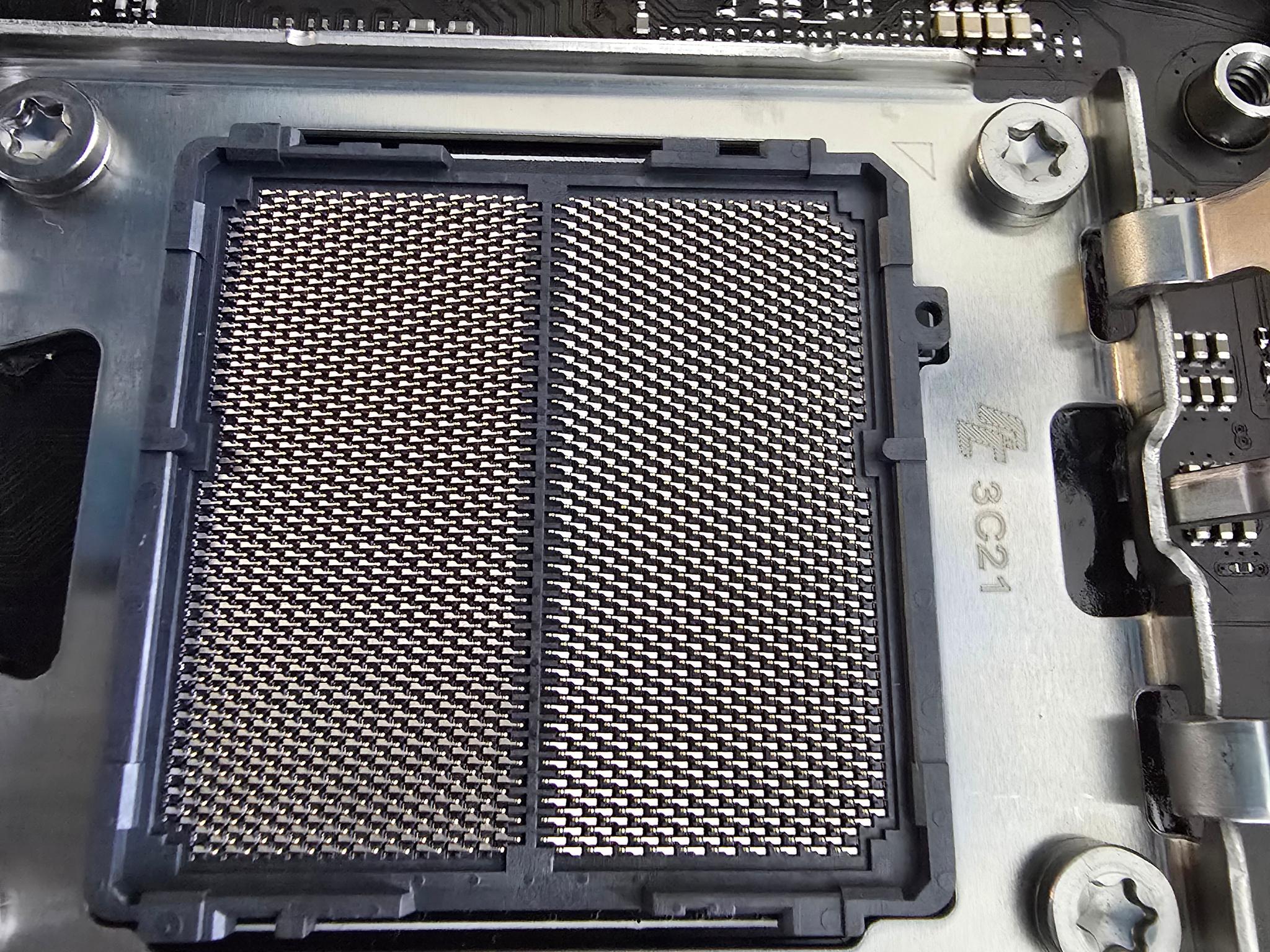 ASUS X670E Prime Motherboard, 1TB Samsung 970 NVME, 4 Lian Li 140mm Uni Fans