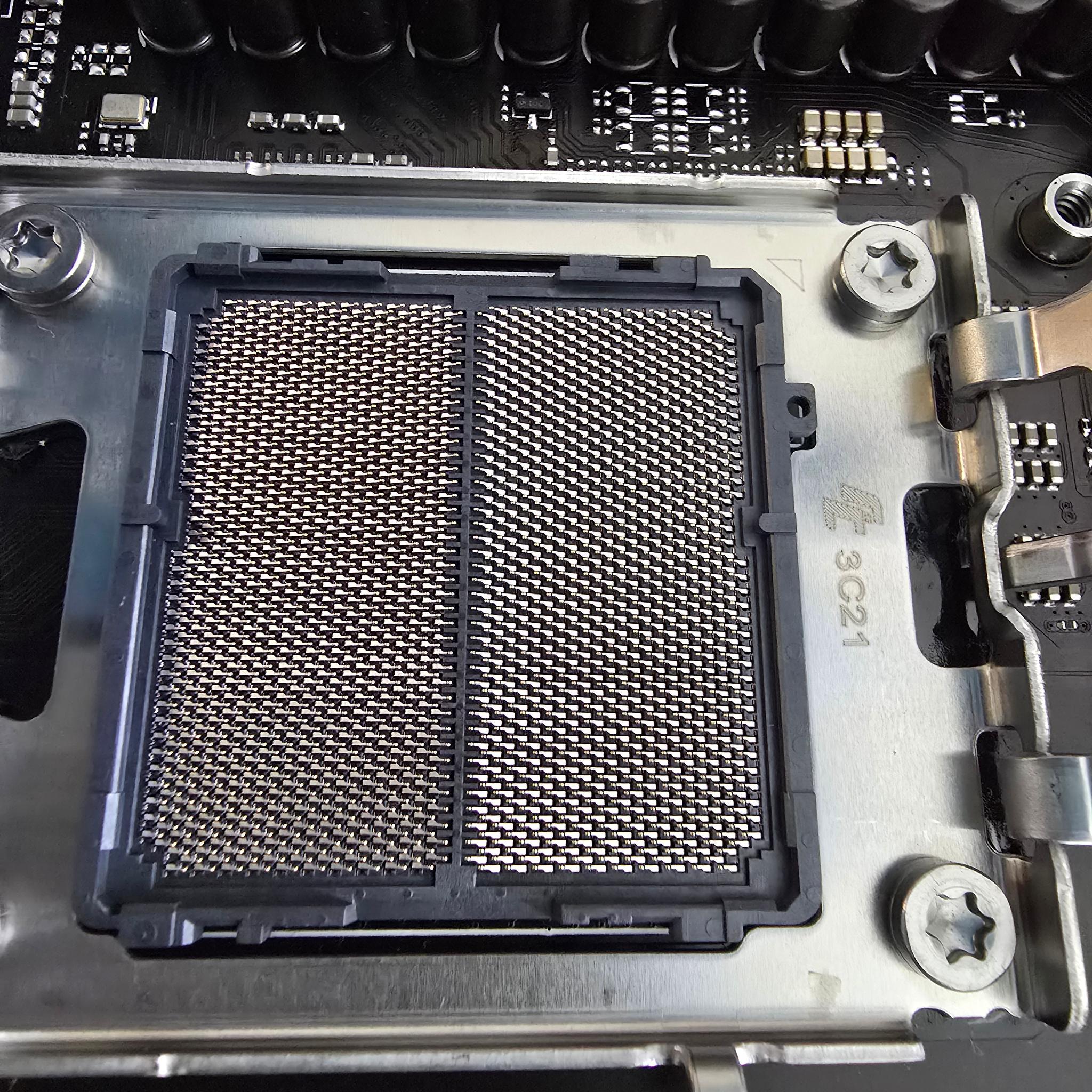 ASUS X670E Prime Motherboard, 1TB Samsung 970 NVME, 4 Lian Li 140mm Uni Fans
