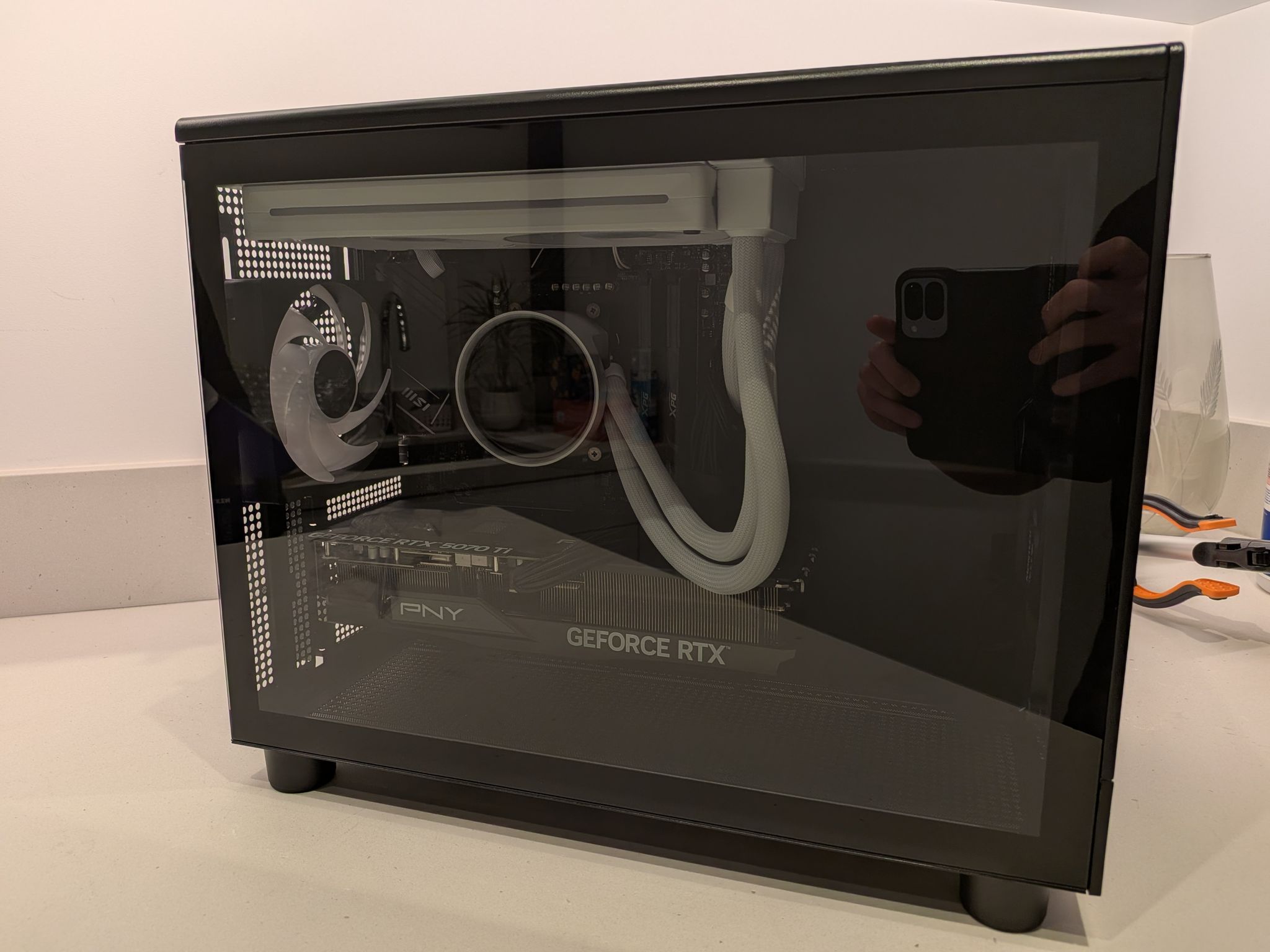 4K Tuxedo - RTX 5070 Ti, Ryzen 7 9800X3D, 32 GB DDR5, 2 TB Gen 4 NVME, RGB, Liquid Cooled