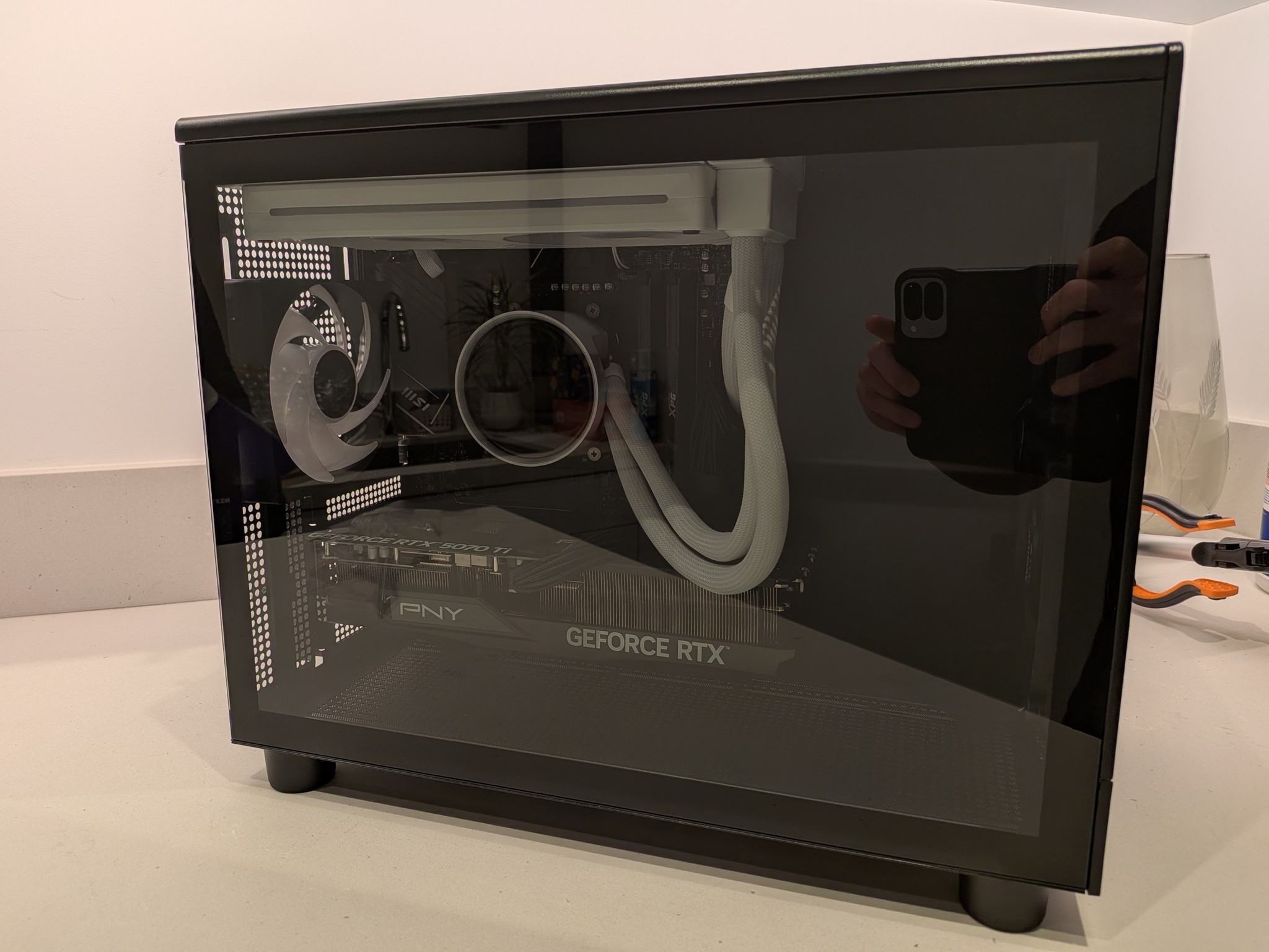 4K Tuxedo - RTX 5070 Ti, Ryzen 7 9800X3D, 32 GB DDR5, 2 TB Gen 4 NVME, RGB, Liquid Cooled