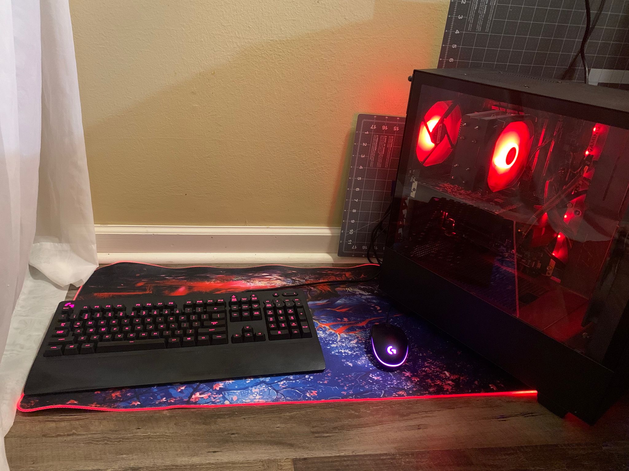 CUSTOM BUILT BUDGET COMPUTER (keyboard, mouse, & mouse pad included)
