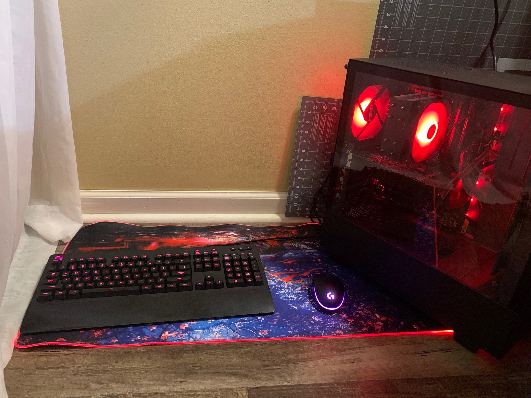 CUSTOM BUILT BUDGET COMPUTER (keyboard, mouse, & mouse pad included)