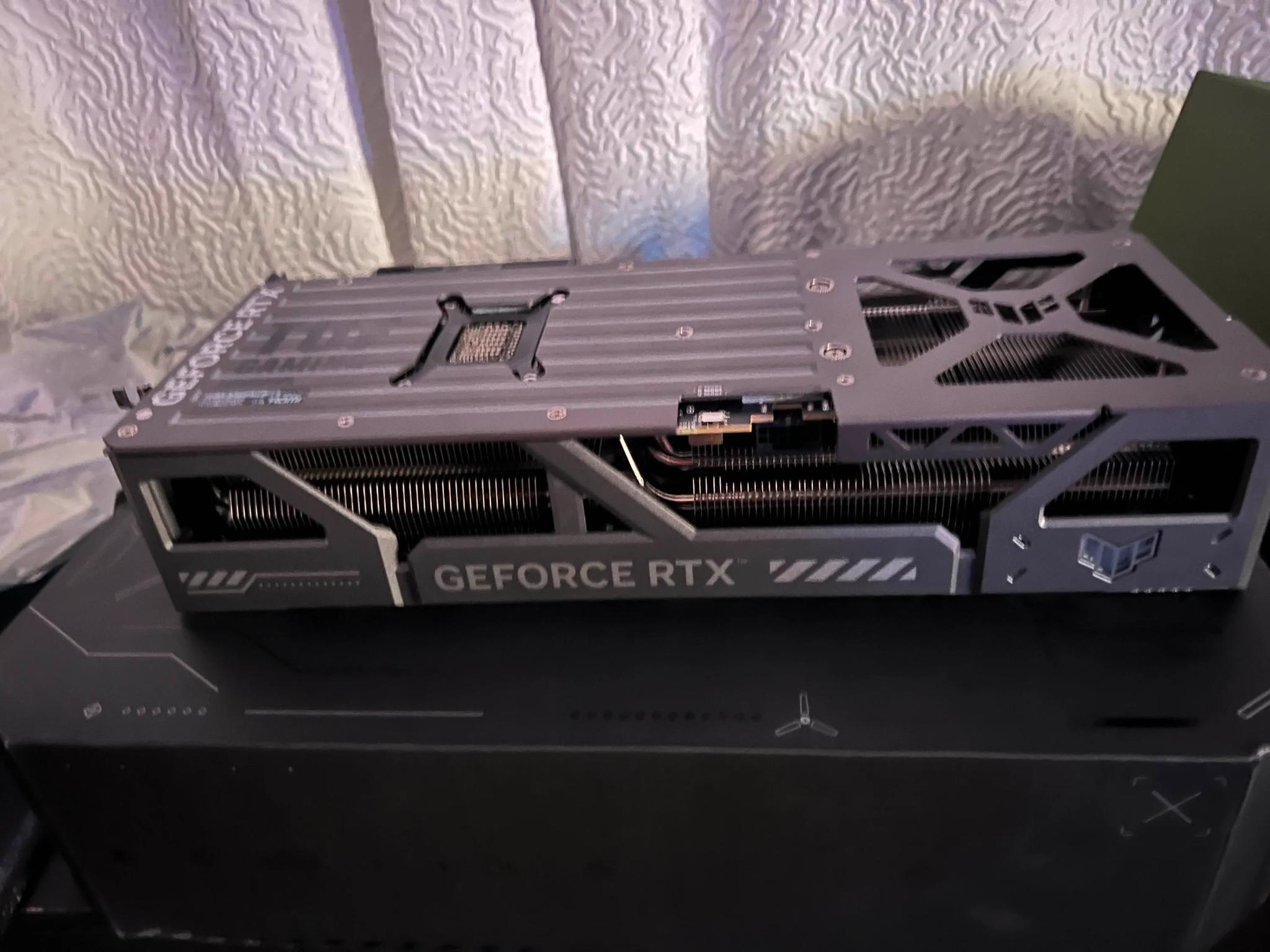 ASUS TUF Gaming GeForce RTX™ 5080 16GB GDDR7 OC Edition *Lightly Used w/Original Packaging*