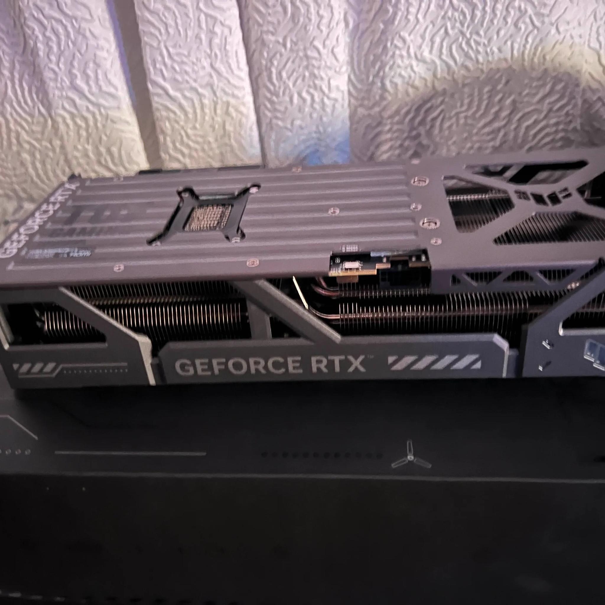 ASUS TUF Gaming GeForce RTX™ 5080 16GB GDDR7 OC Edition *Lightly Used w/Original Packaging*