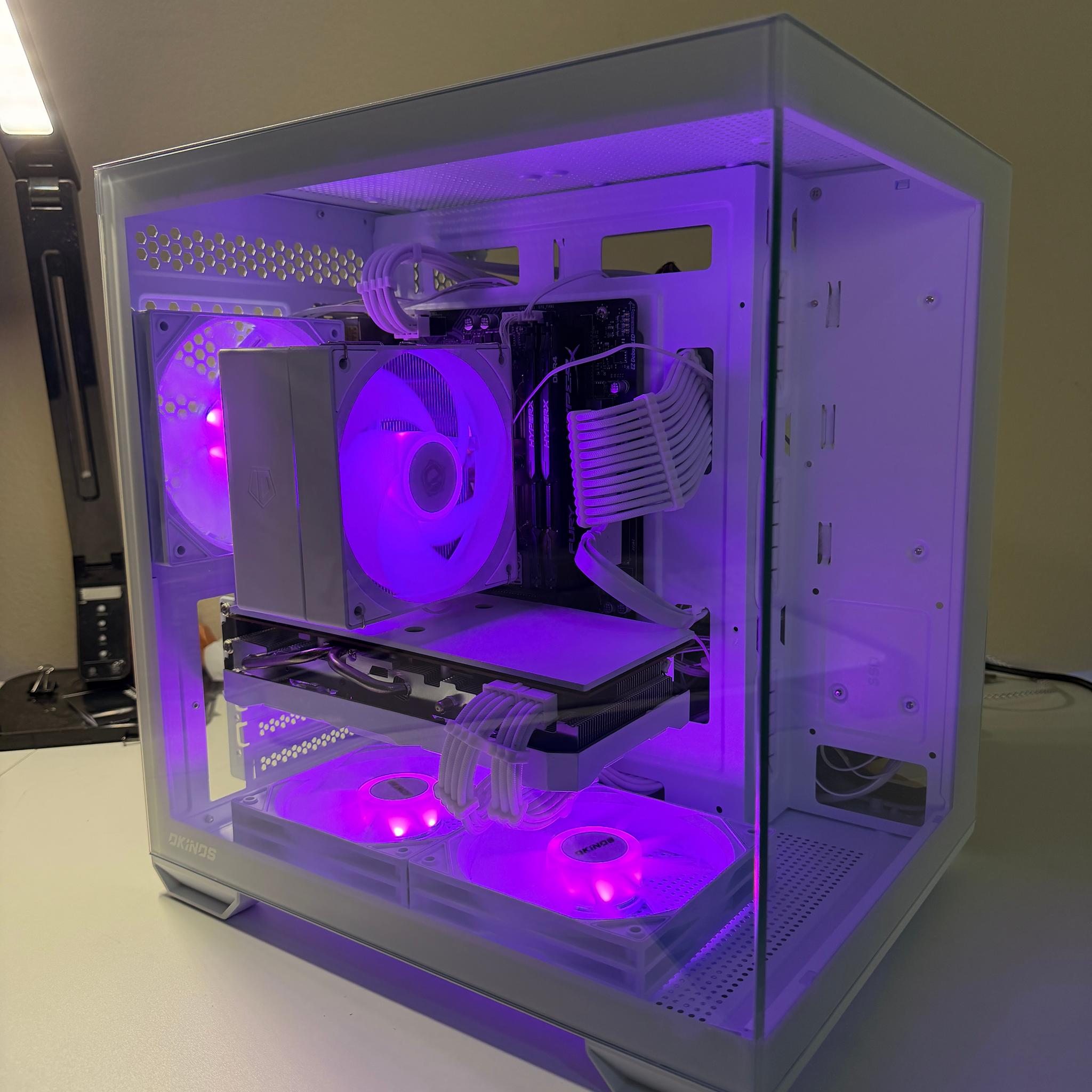 White Gaming PC | RX 5700 XT | 1.75 TB storage | 16gb ddr4 | INTEL i5-9600k