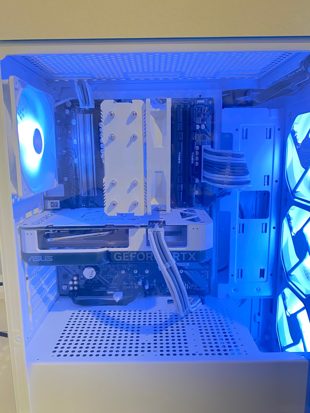 Ryzen 5 5500, Rtx 4060, 16GB DDR4 | Jawa