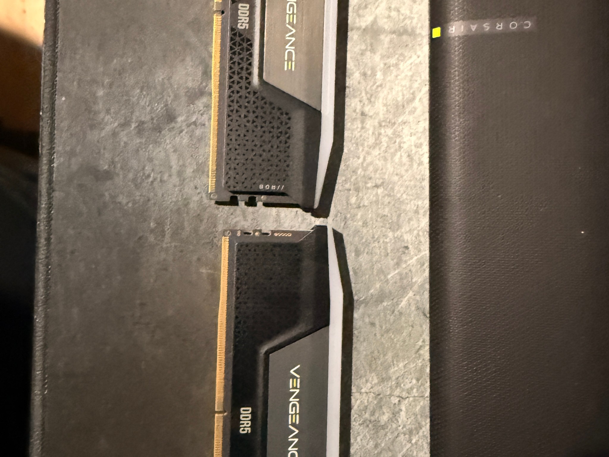 Corsair vengeance RGB 2x16 6000MT/s