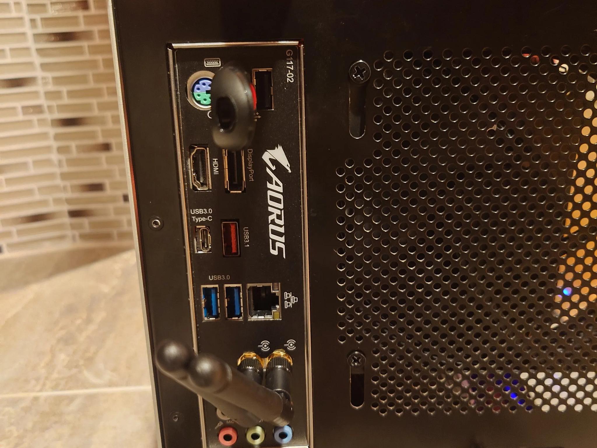 3060 12GB/ I7 8700/32GB RAM RGB/2TBnvme/WIFI ITX