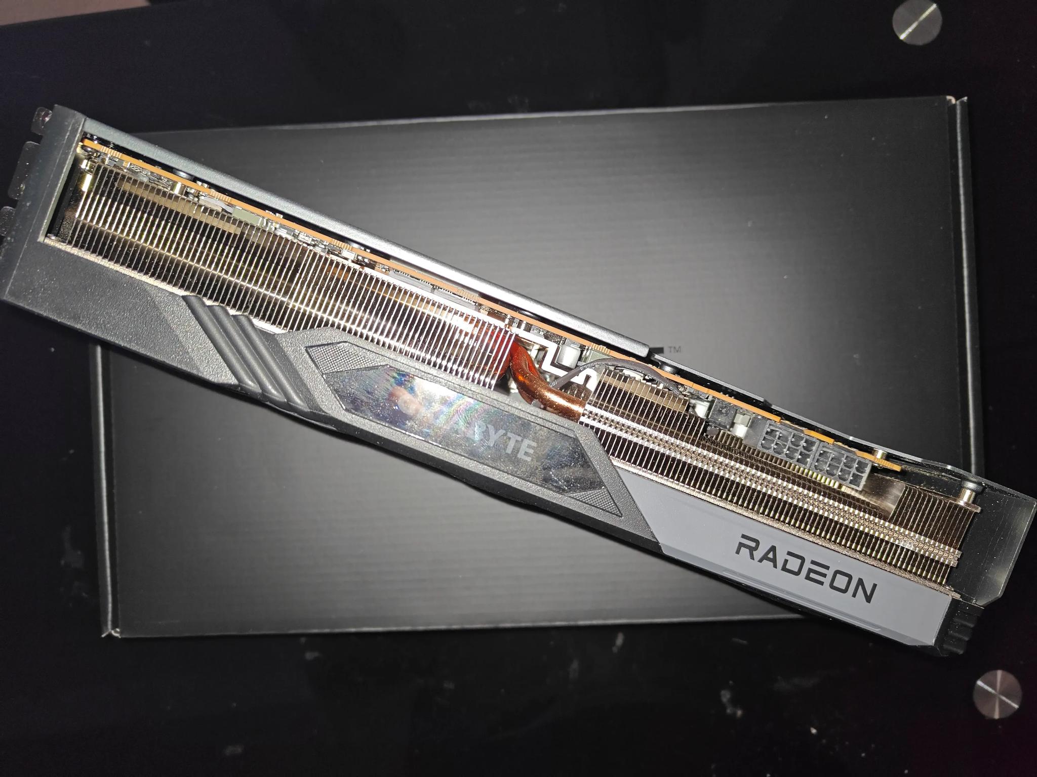 GIGABYTE Radeon RX 7800 XT Gaming OC 16G