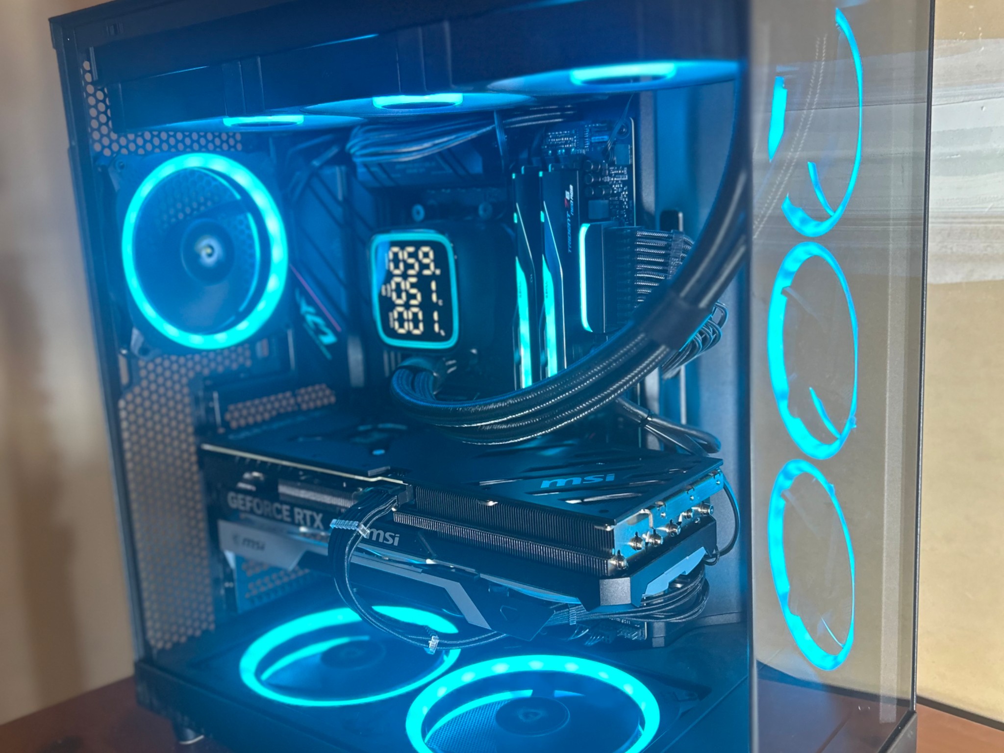 RTX 4070 TI Super 16GB Ryzen 9 7900X 32GB RAM WiFi ultimate gaming PC 1080p-4K