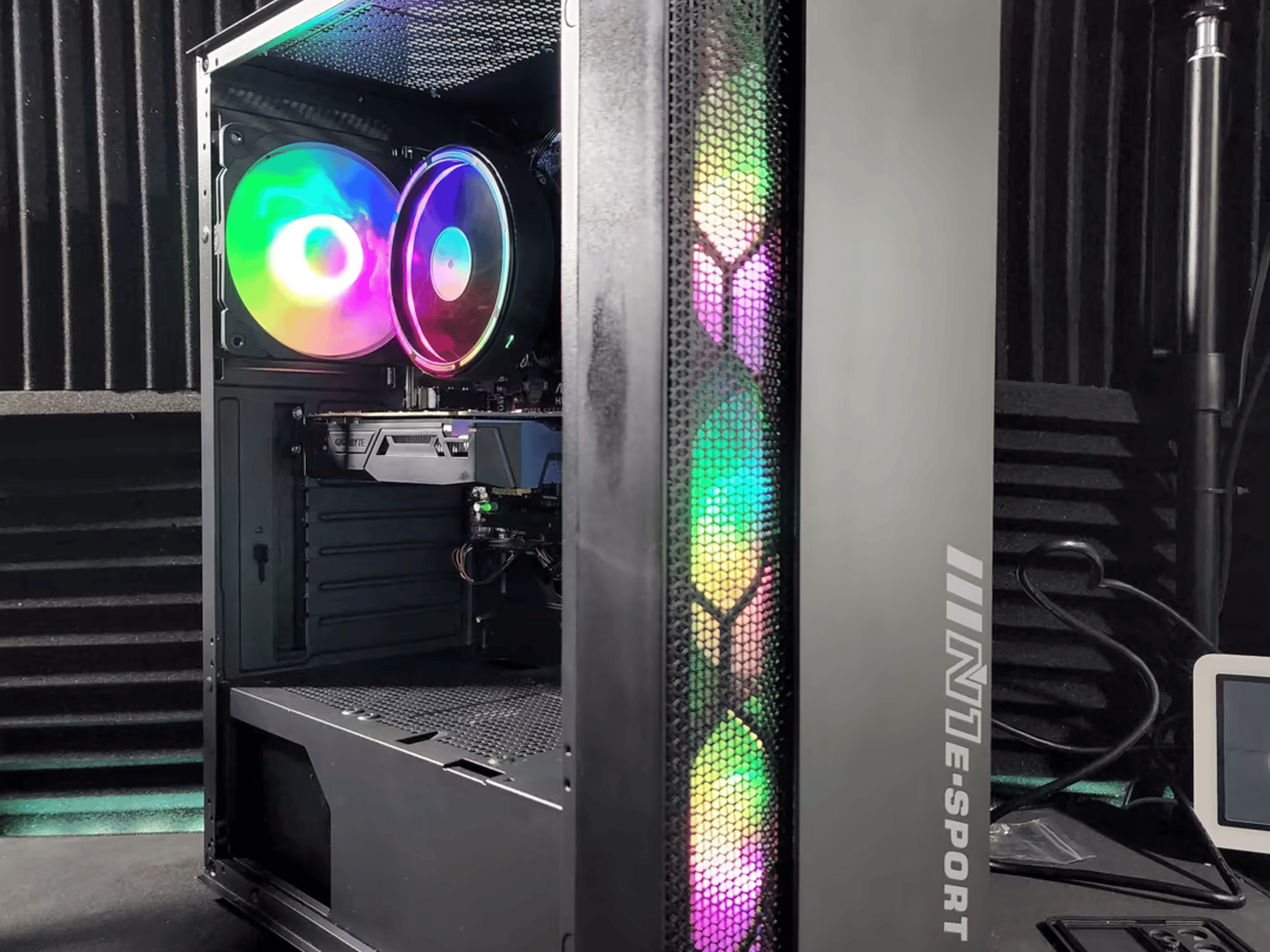 GreyScaled | i5 4590S - GTX 1050TI - 120GB SSD 1TB HDD 