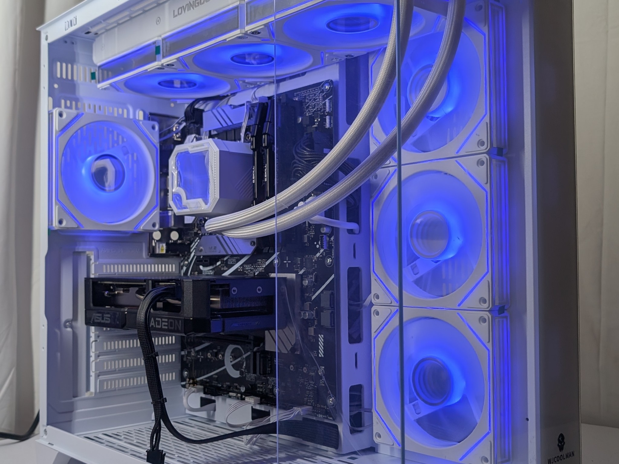 9060XT 16GB | I7 12700KF | 32GB DDR4 | 1TB NVME | 650W
