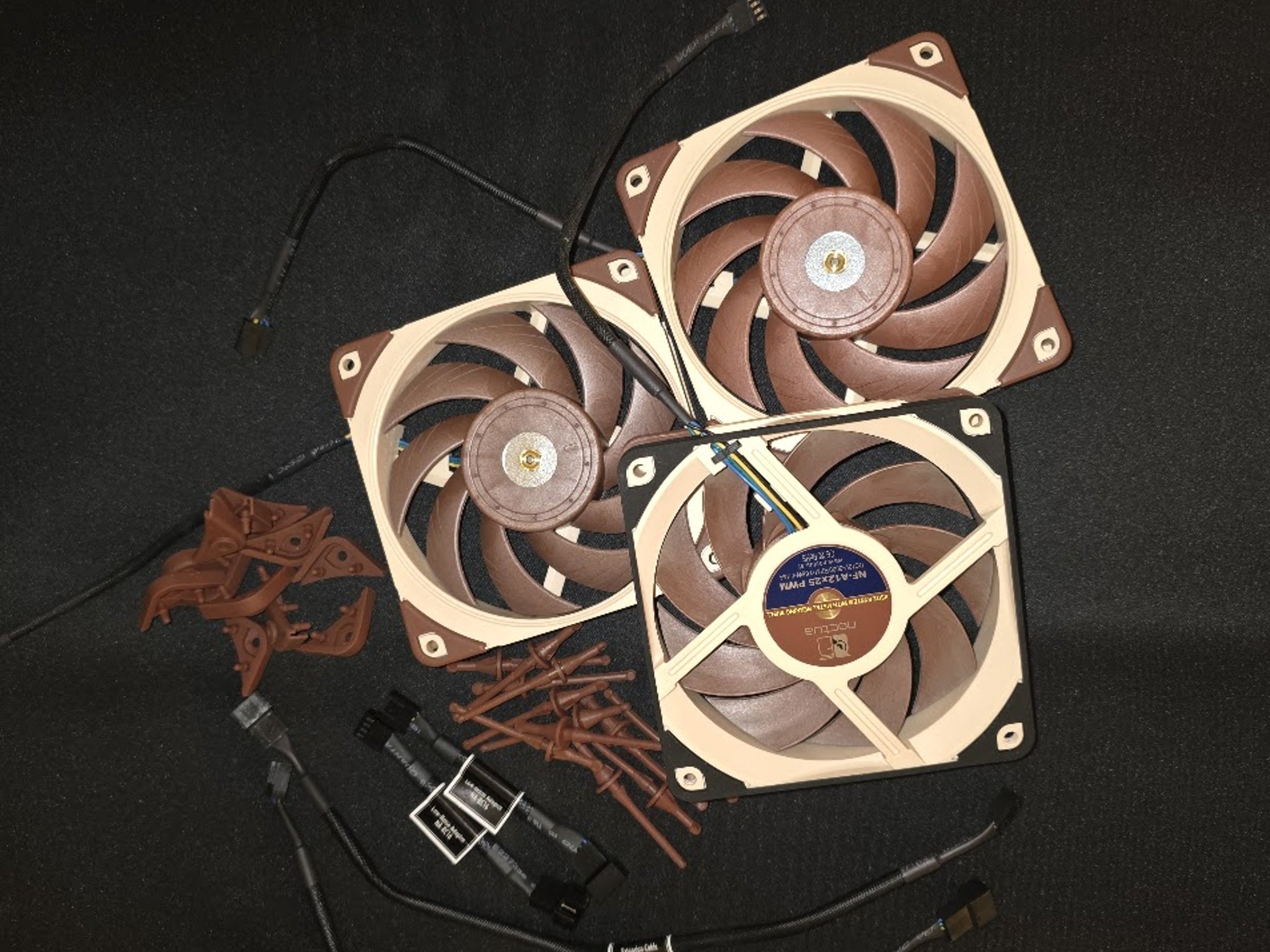 3X Noctua NF-A12x25 PWM, Premium Quiet Fan, 4-Pin (120mm, Brown)