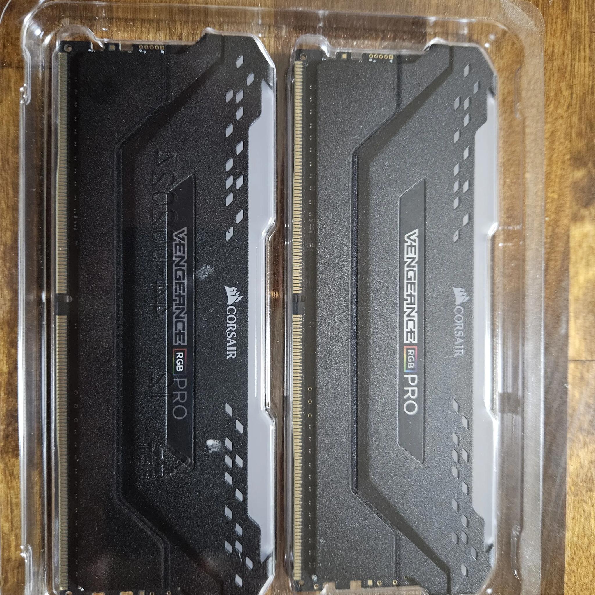 Corsair Vengeance RGB Pro 32GB DDR4-2933 (2x16GB)