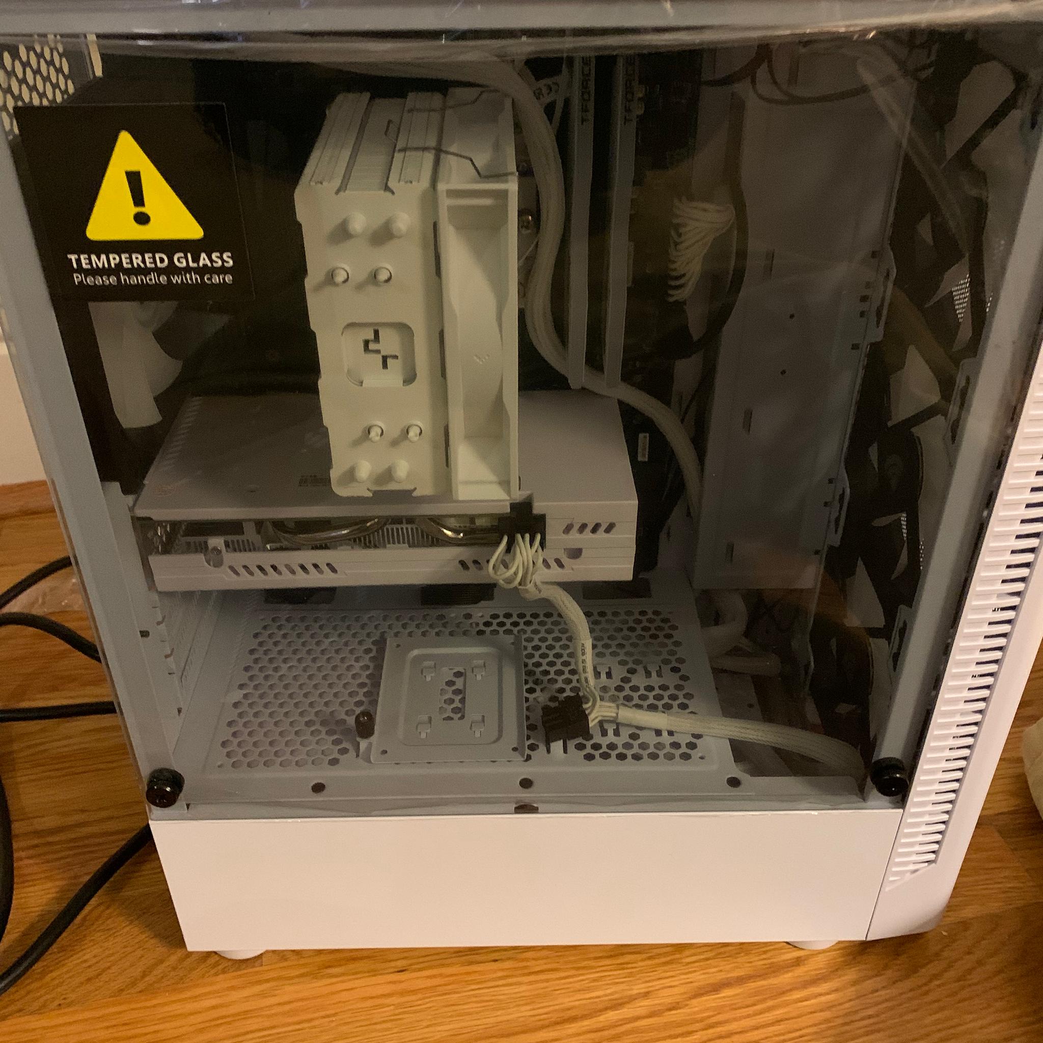 RTX 2060 SUPER 4K VR GAMING/EDITING/STREAMING PC i3-8350K 5Ghz 16GB RAM 500GB SSD WINDOWS WHITE RGB