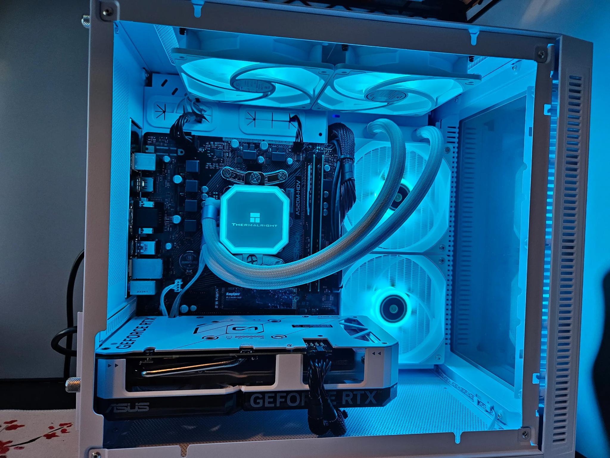 Liquid cooled Artic Rig Ryzen 5 5500 / 32GB DDR4 / 1TB / RTX 4060 8GB
