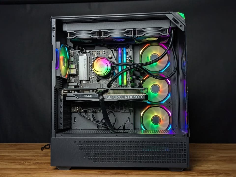 Mid Range iBuyPower Gaming PC - Ryzen 5 9600X - RTX 5070