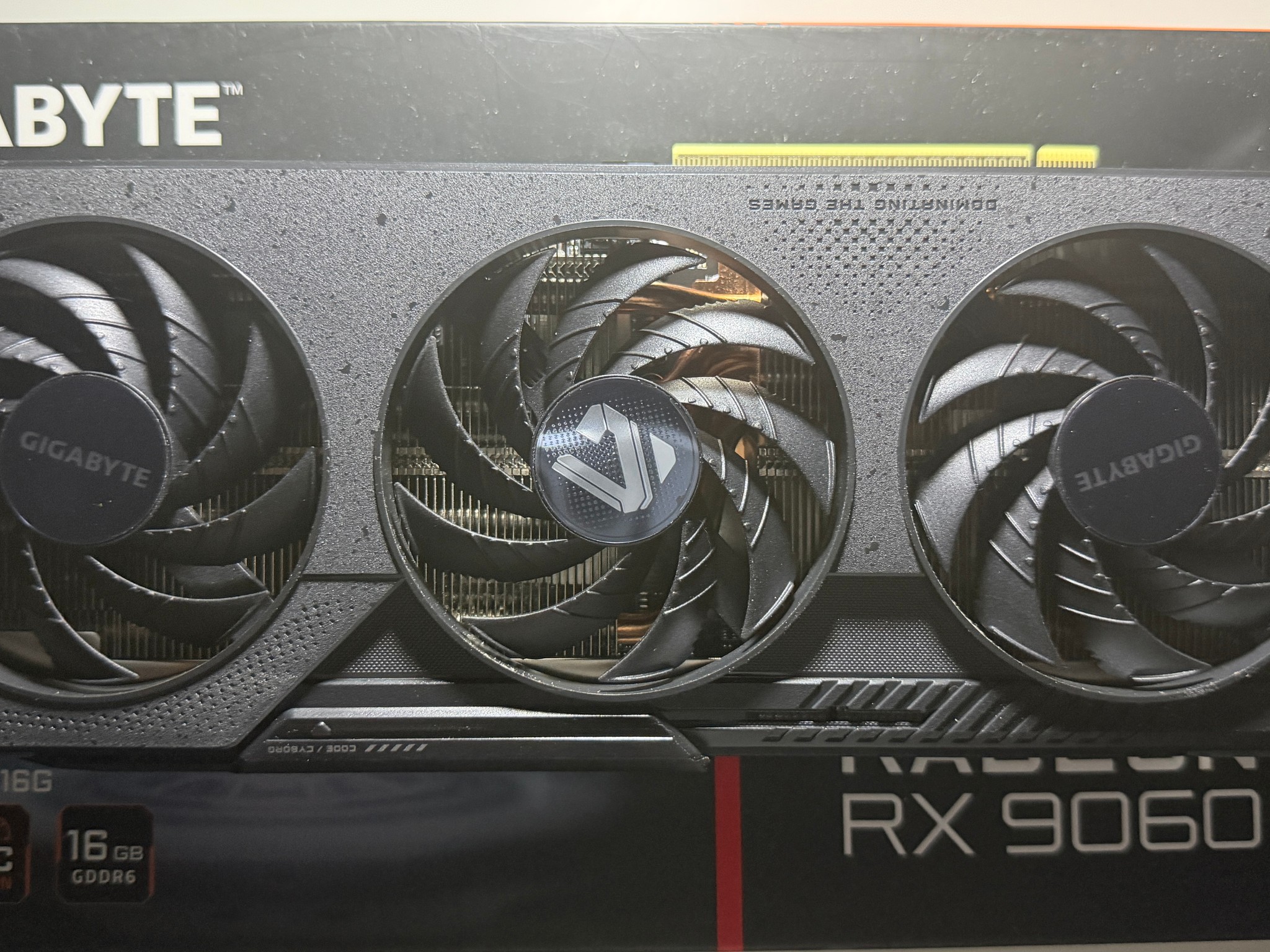 GIGABYTE AORUS Radeon RX 9060 XT ELITE 16G