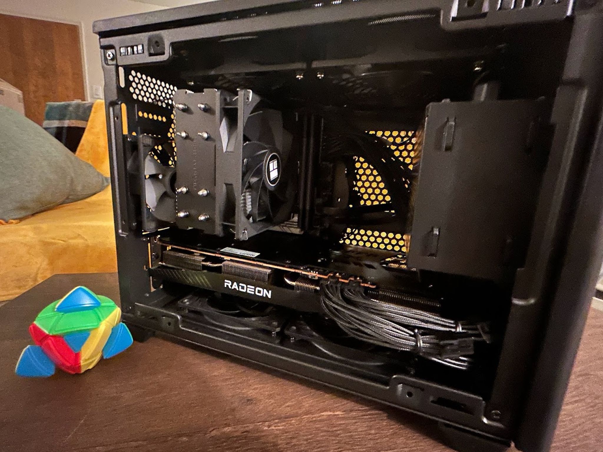 No RGB 5600 + 6700 10GB mini itx NR200