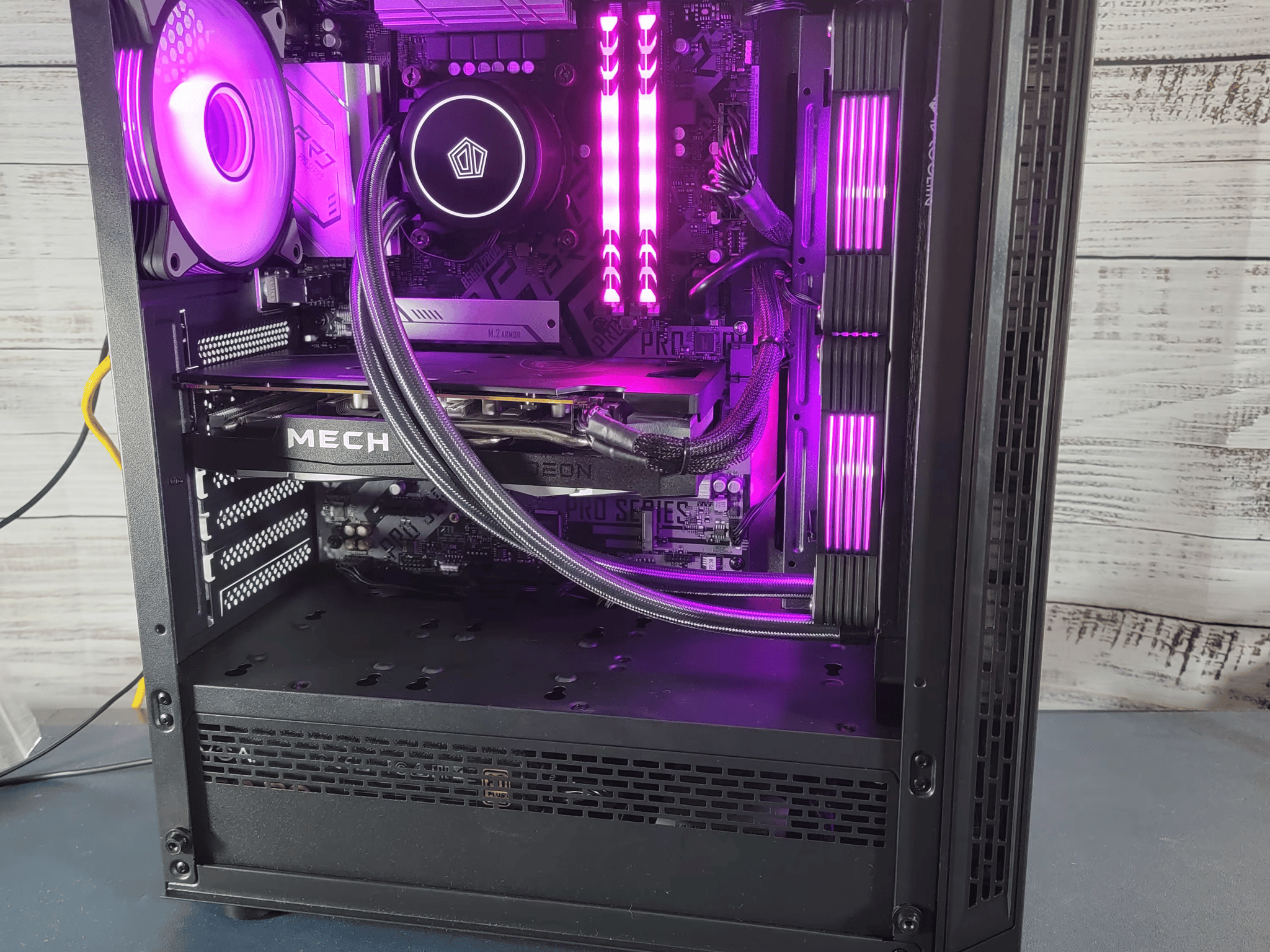 Humble Bumble: (i5-10400F + RX 6600) Midrange Custom Gaming PC
