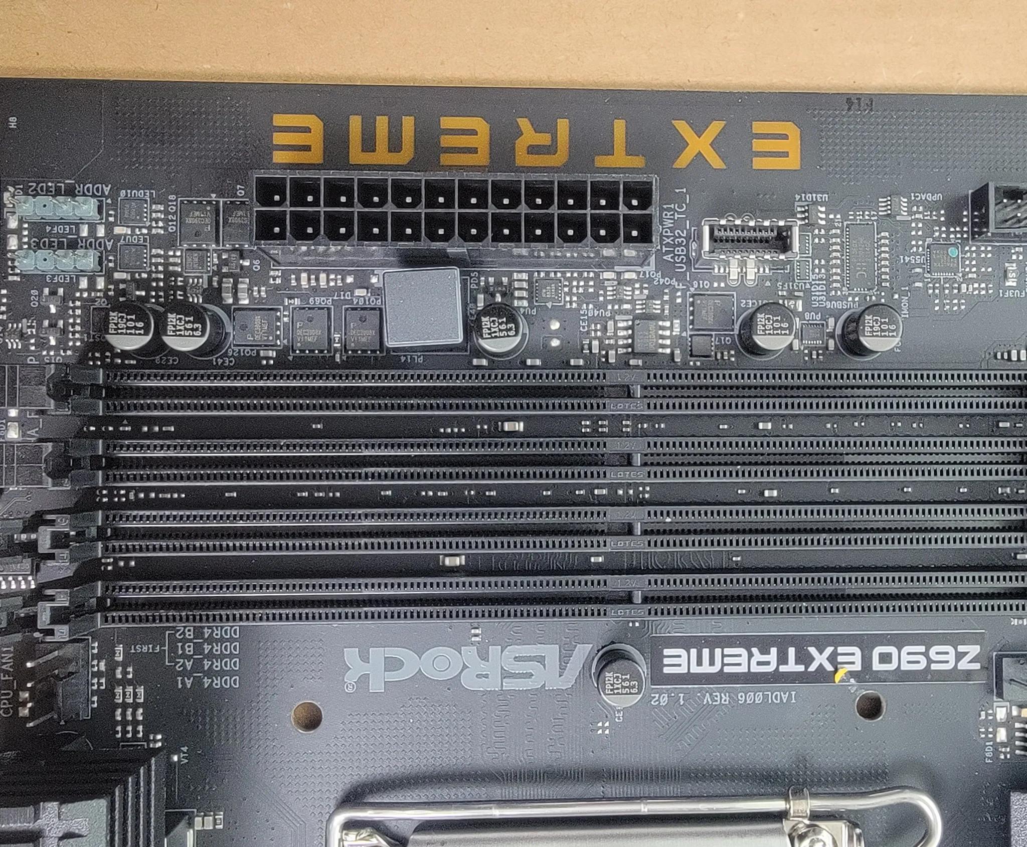 ASRock Z690 EXTREME LGA 1700 (14th,13th,12th Gen) SATA 6Gb/s DDR4 ATX Intel Motherboard