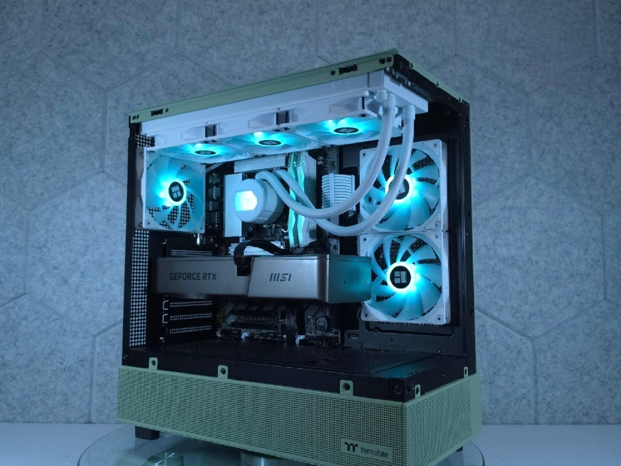 RTX 4070 Ti Super 💚 Core Ultra 7 265F