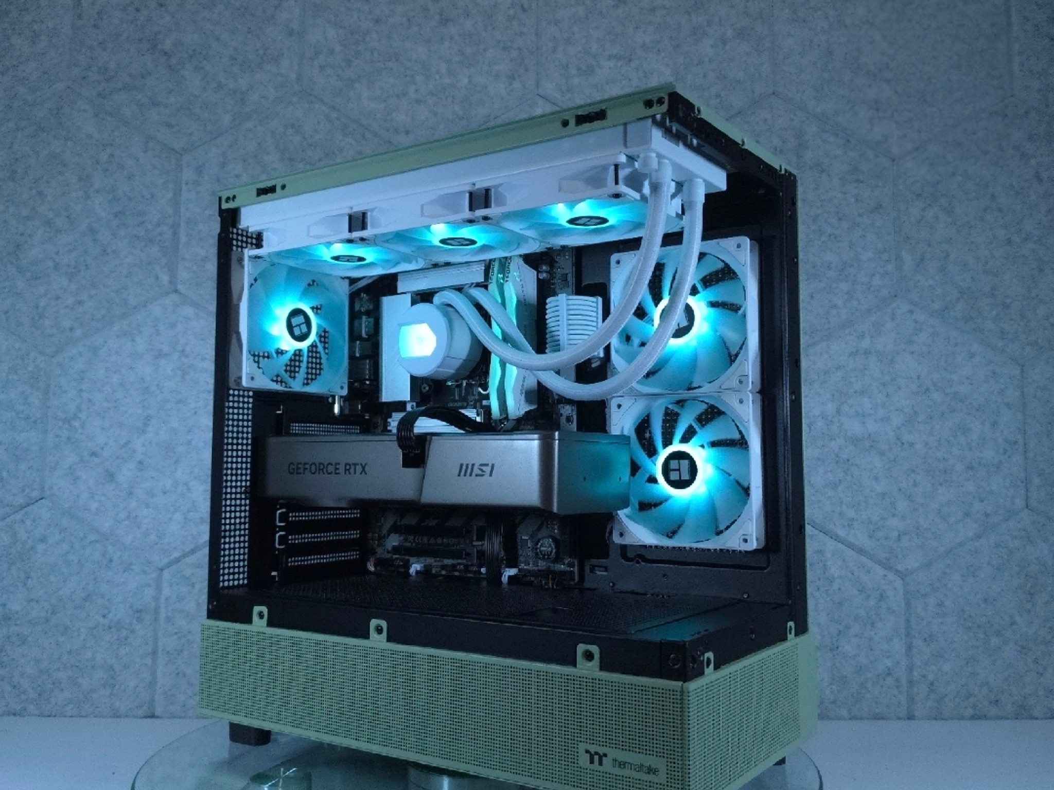 RTX 4070 Ti Super 💚 Core Ultra 7 265F