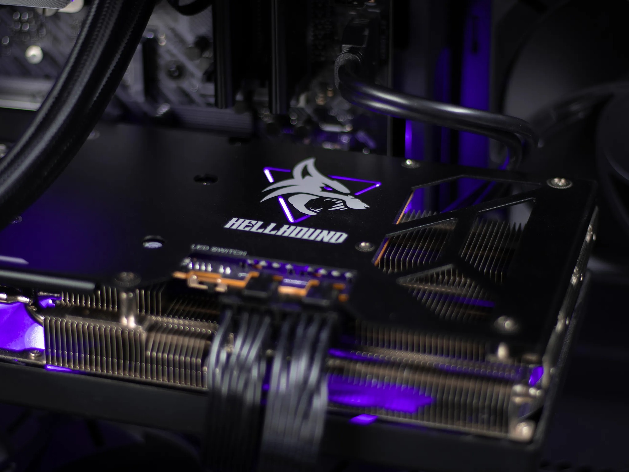 “DarkCorpo” RX 7800XT Ryzen 7 32GB Windows 11 Pro 2TB Workstation Gaming PC