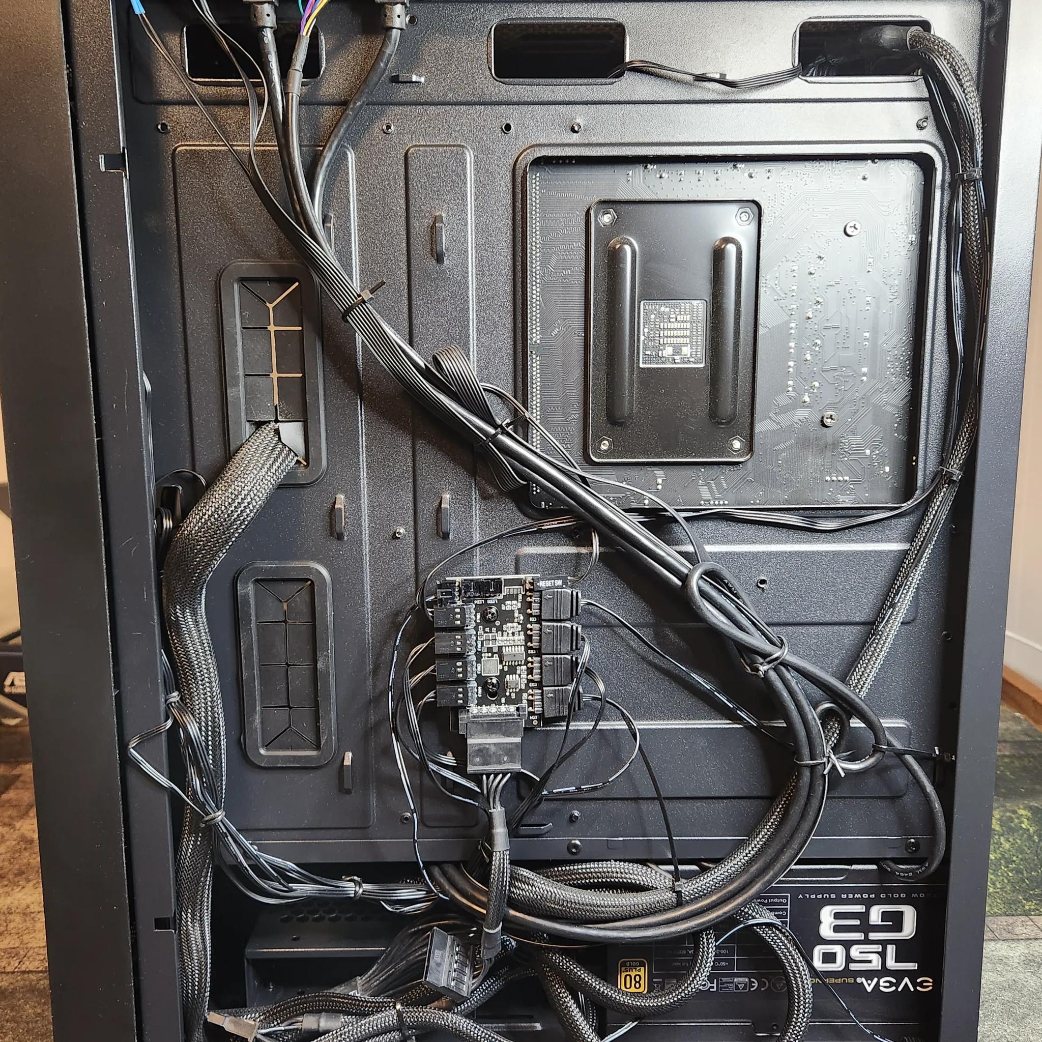 THE RED MONSTER: RTX 1070TI, Ryzen 7 1800X Fantastic value Gaming PC! With benchmarking video