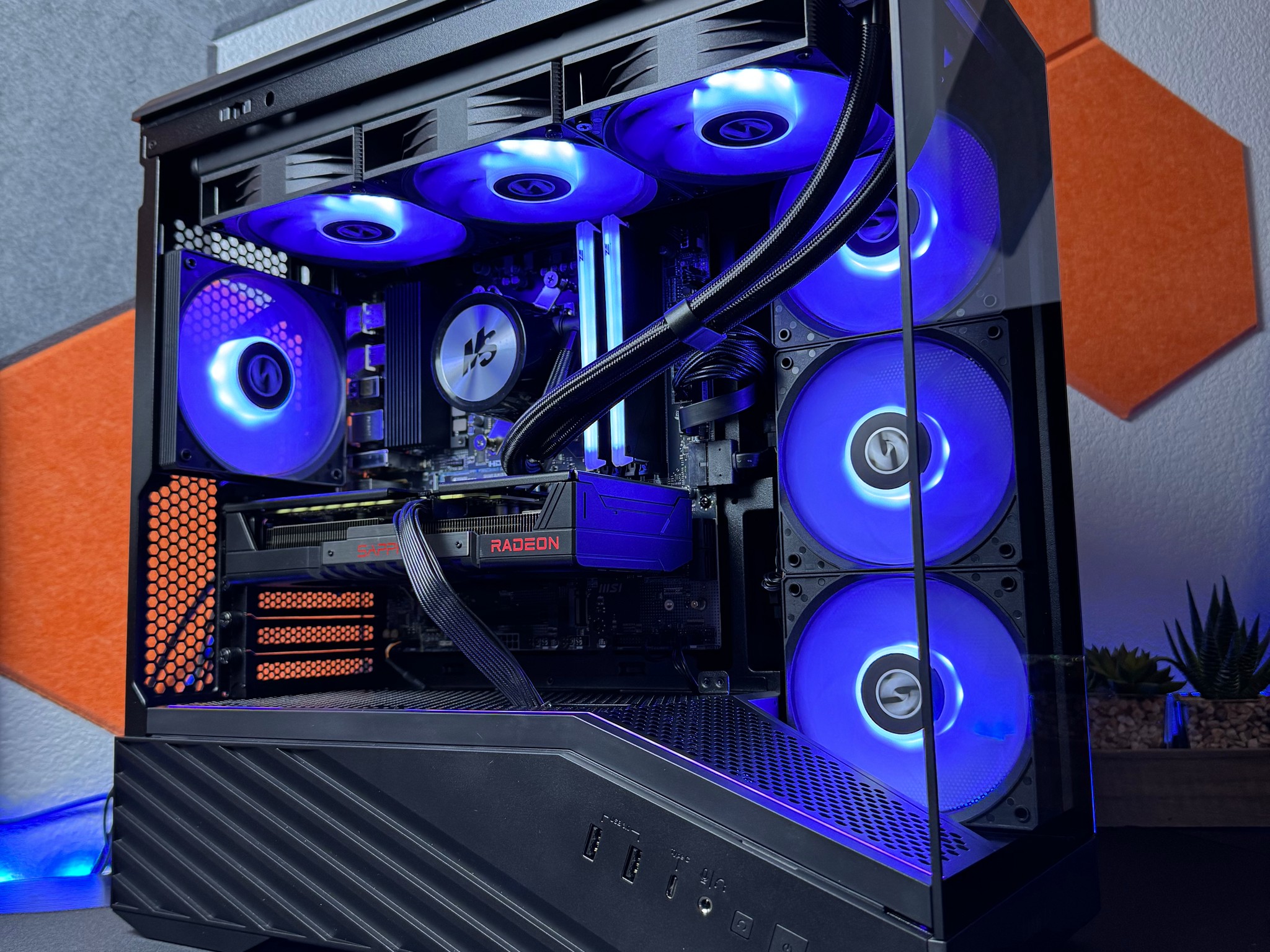 Custom Ryzen 5 7500X3D / RX 9060 XT 16g  Gaming PC Build