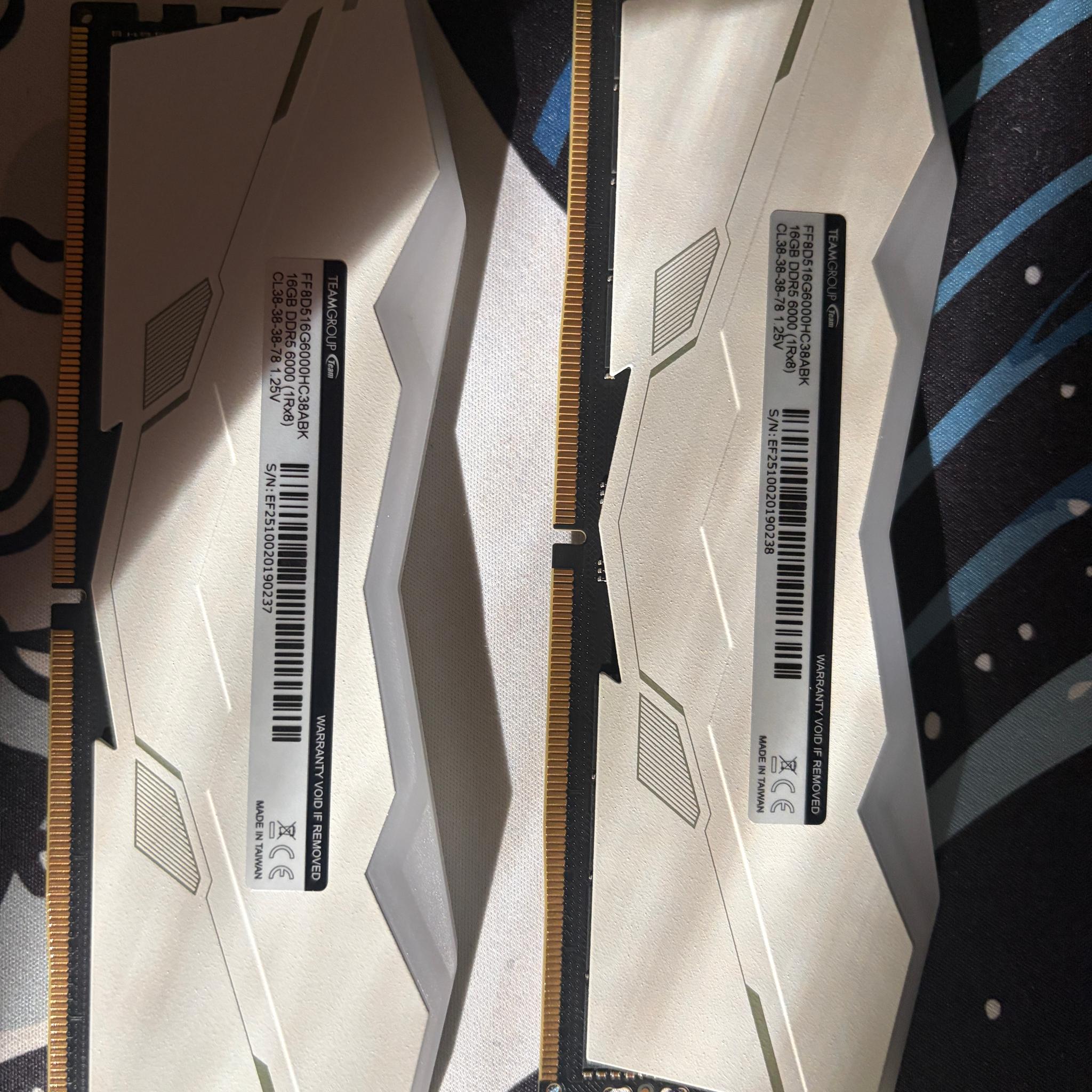 32GB T- Force Delta Alpha DDR5 (16gb x 2)