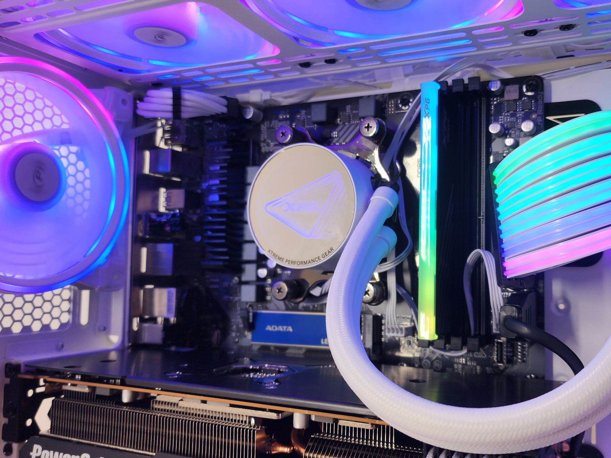 Gaming PC Ryzen 7 9700X 16GB RAM 1TB SSD RX 7800 XT 16GB Windows 11 Computer