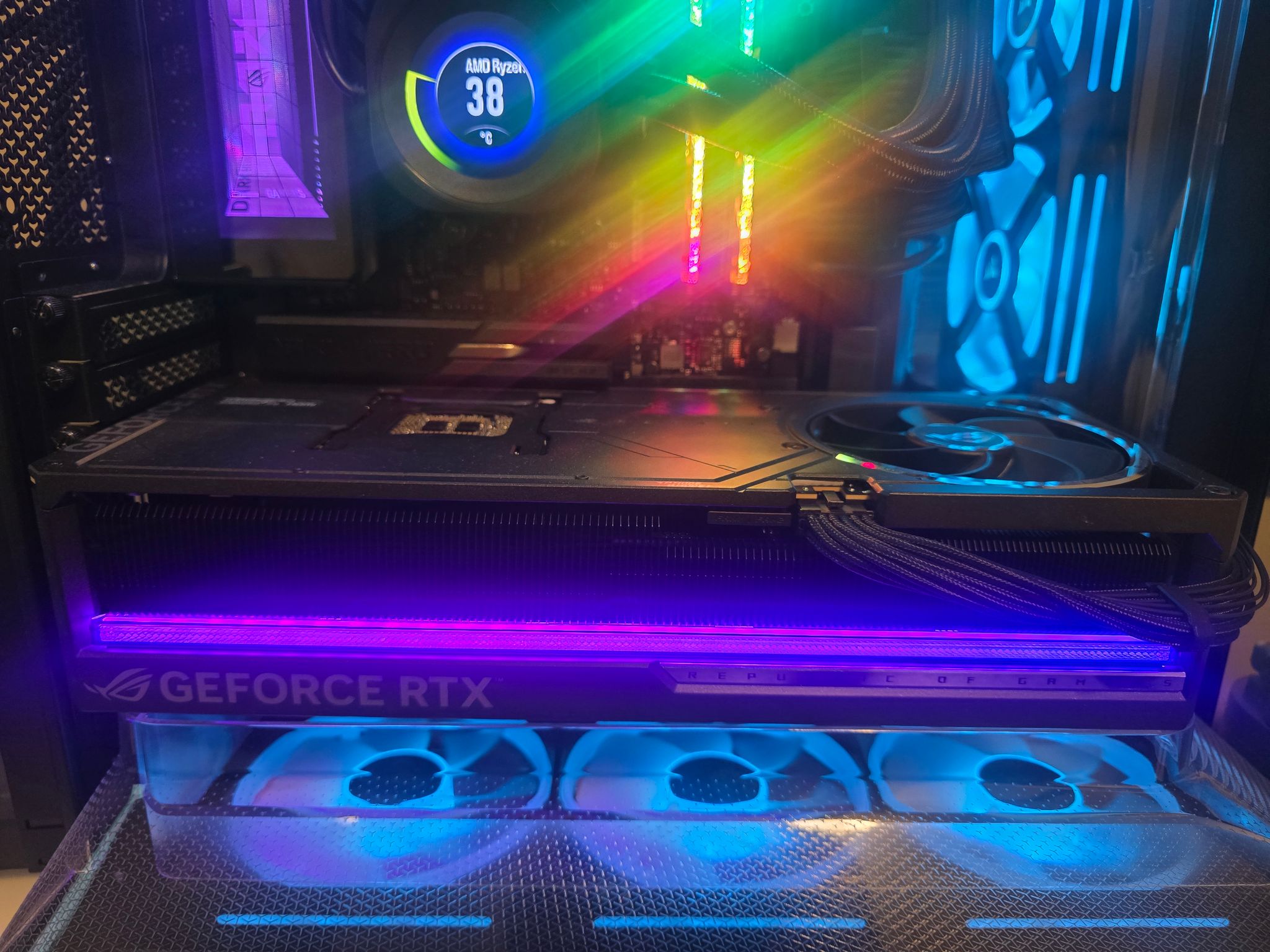 ASUS ROG Strix LC GeForce RTX 5090 Astral