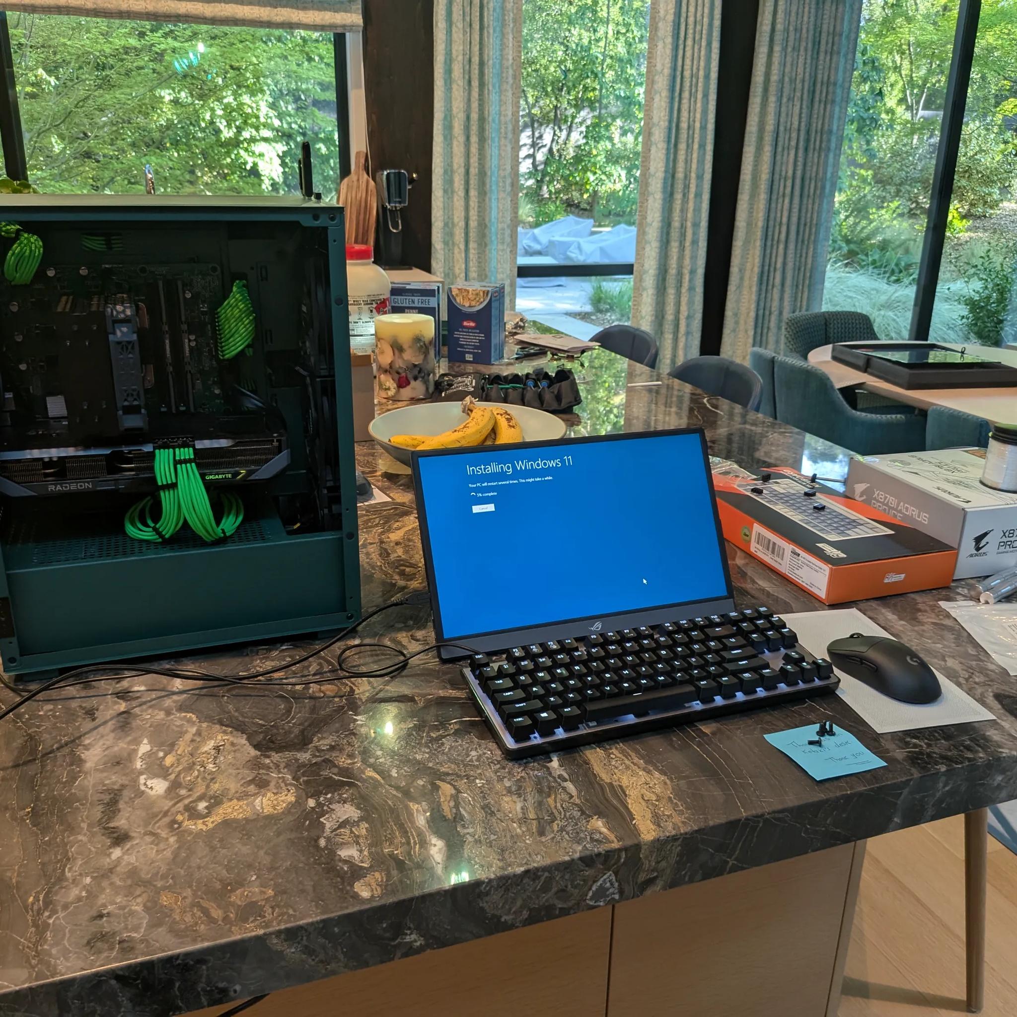 The Lean Green Gaming PC - Radeon RX 9070, Intel Core i5 12th Gen, 32 GB RAM, 4 TB